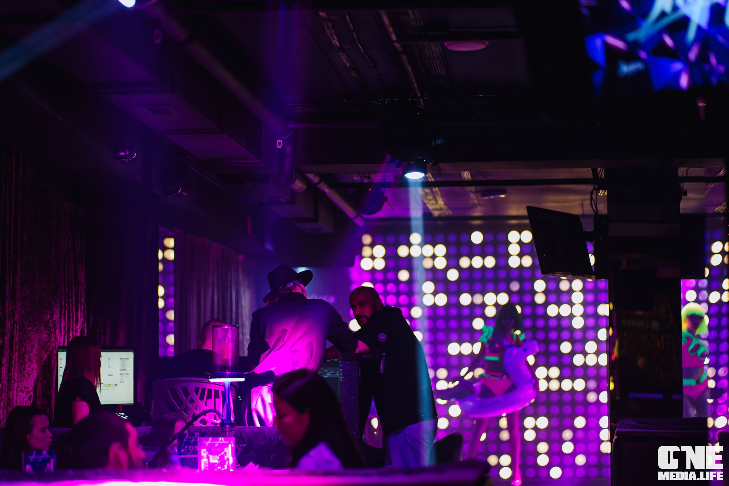 Фоторепортаж из караоке-клуба Эйфория. One Media Life: фоторепортажи, фотоотчеты с мероприятий и заведений