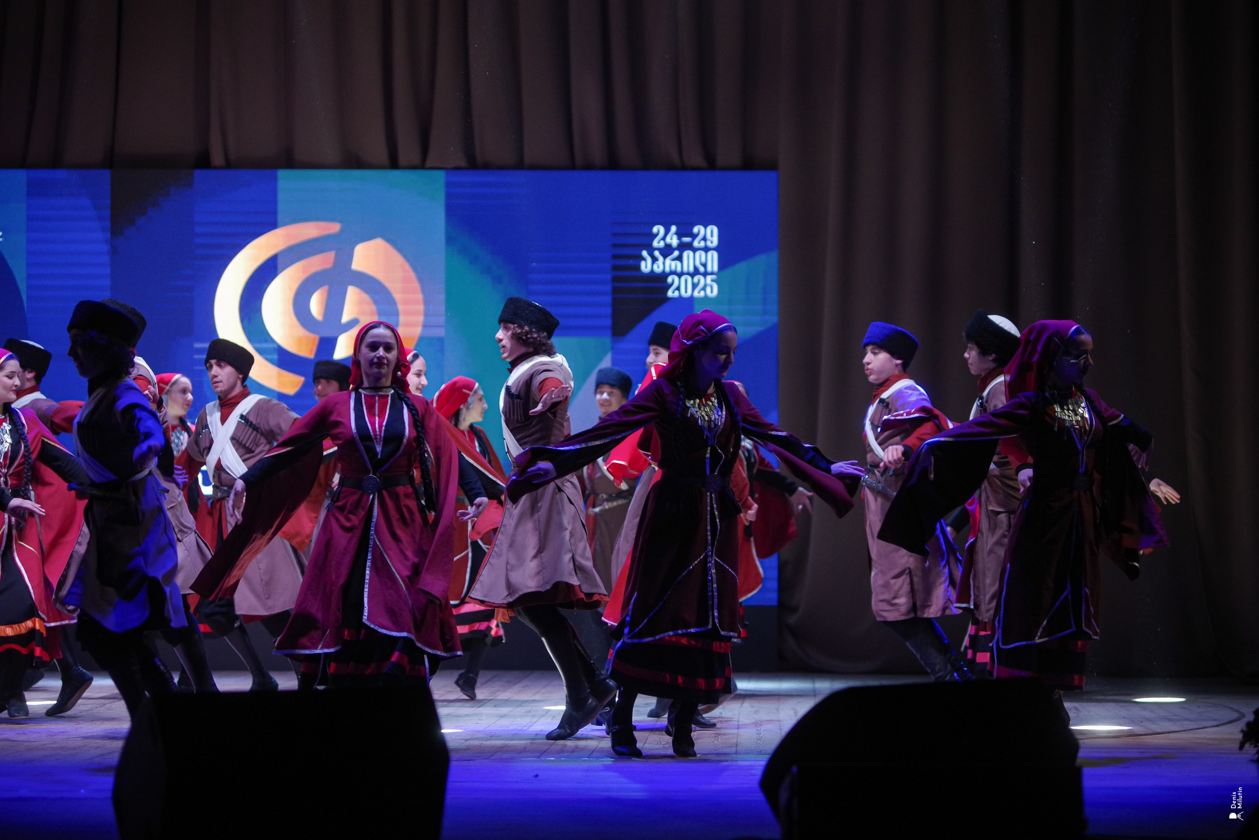 Танцы в Хоби. Портретный фотограф Денис Милютин