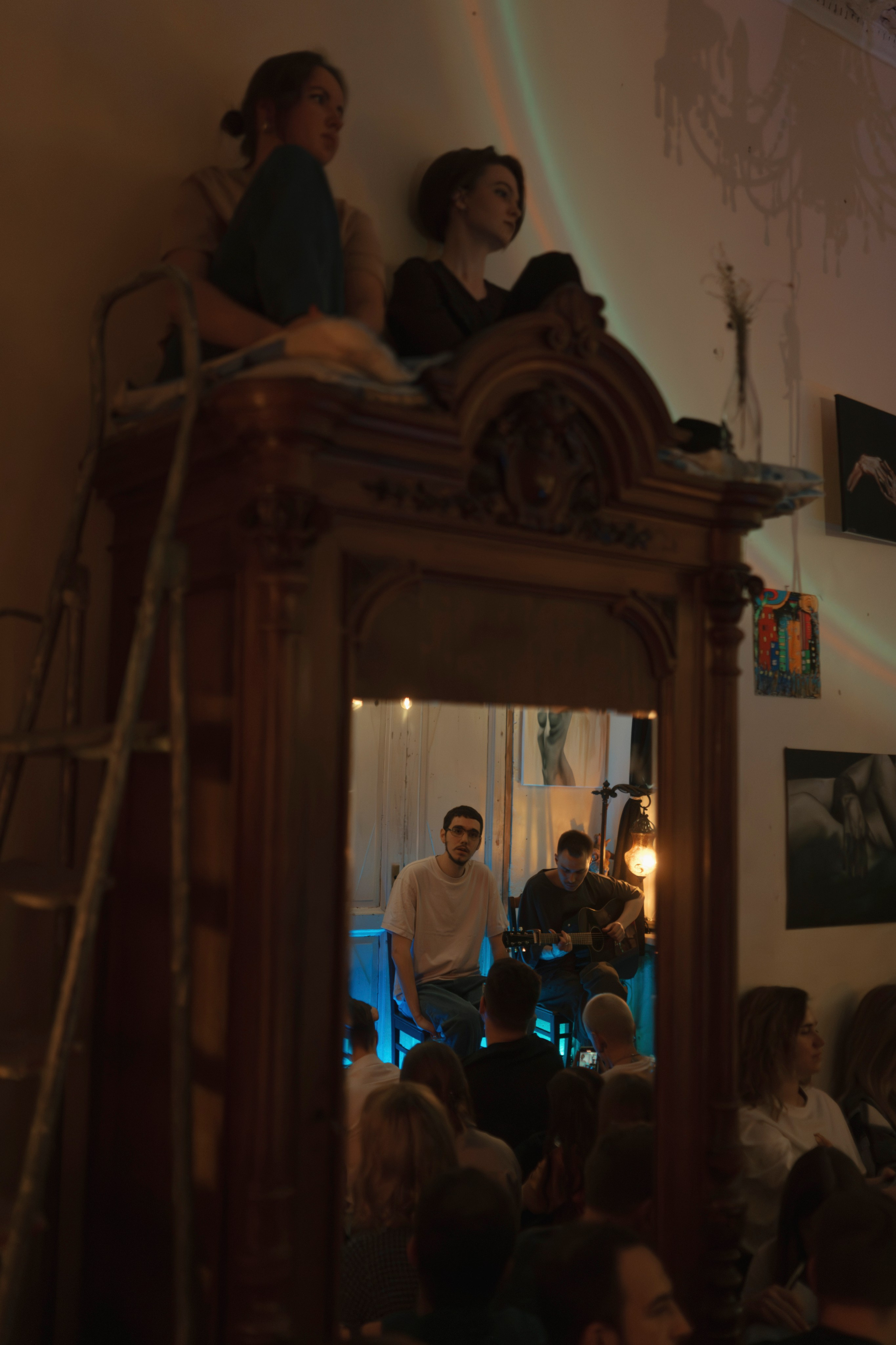 2024. Стрит-фотография, полная абсурда, идиотизма и красоты