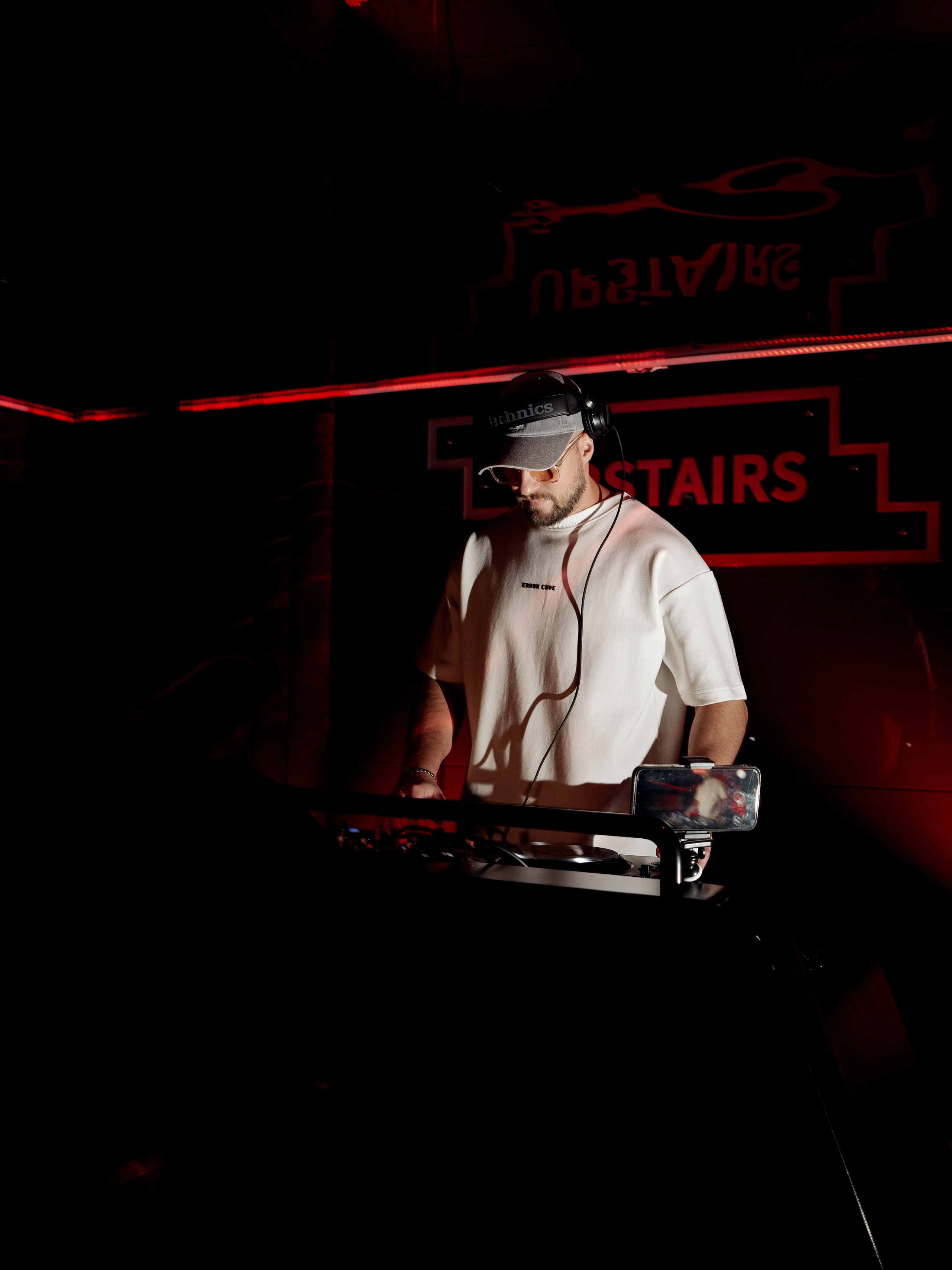 CLUB. NOIZOMAX Художественный фотограф в Дубай