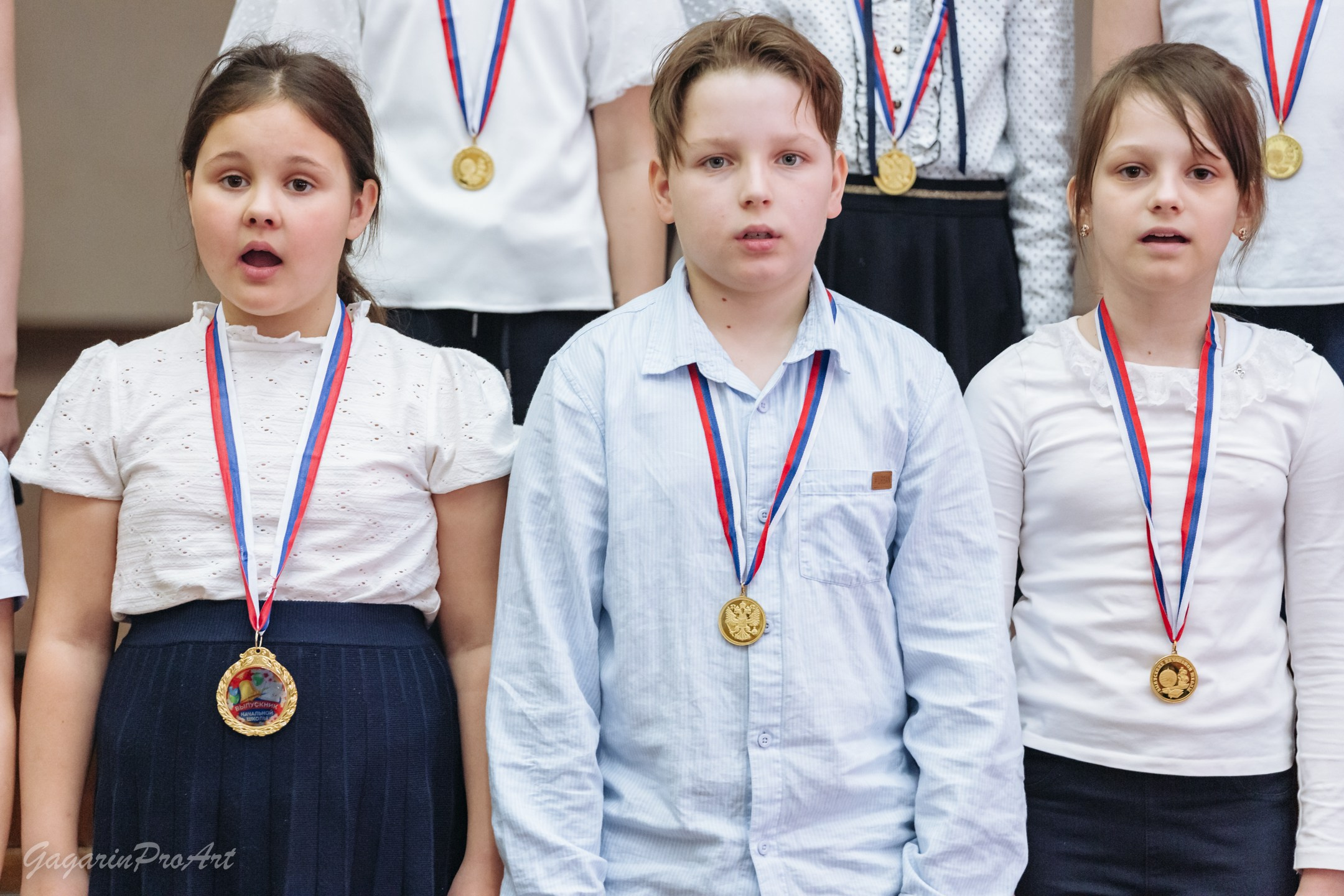 Репортаж в школе на выпускной. Фотограф на выпускной. GagarinProArt