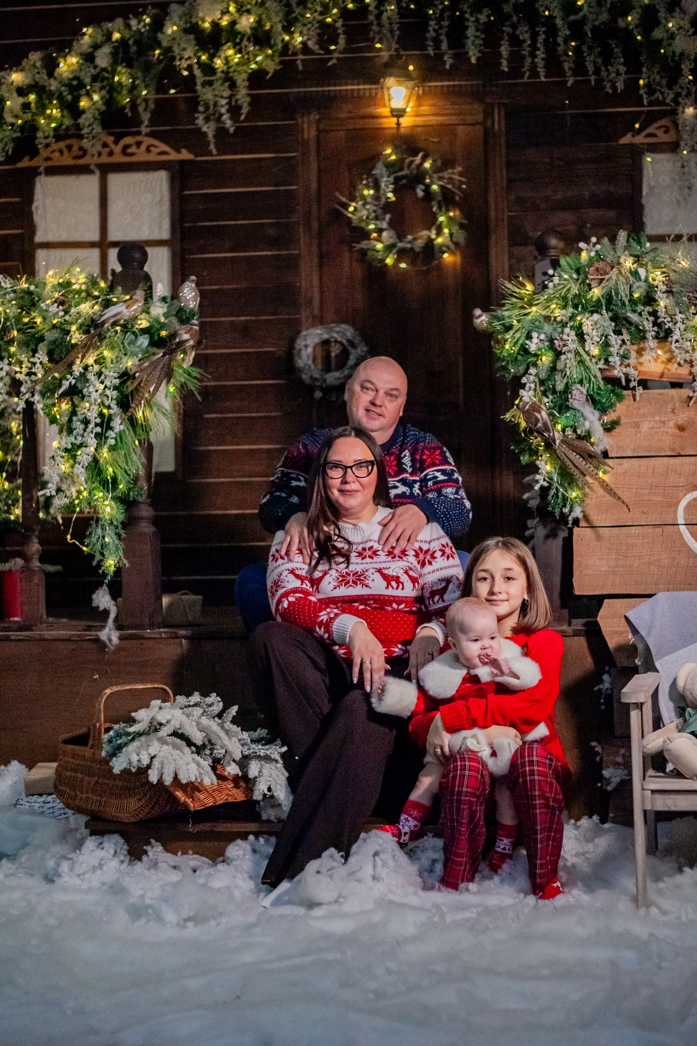 Ульяна и ее семья новый год 2024. Свадебный и семейный фотограф в Армавире