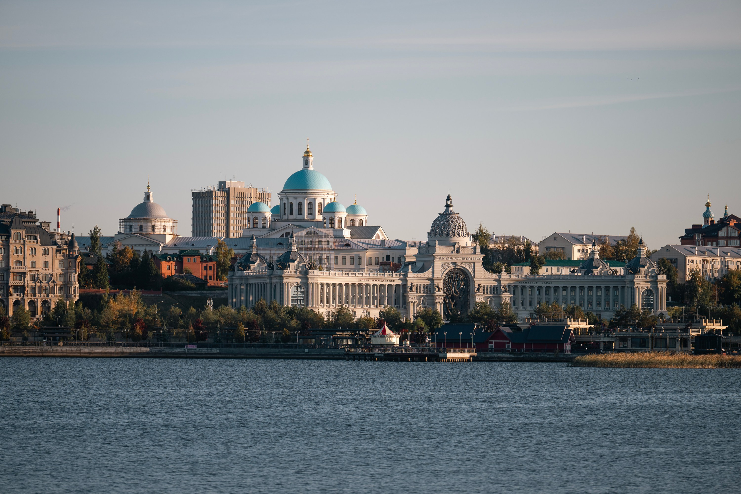 Стрит фото. Свадебный фотограф в Казани, и Зеленодольске Радик Мухаметов