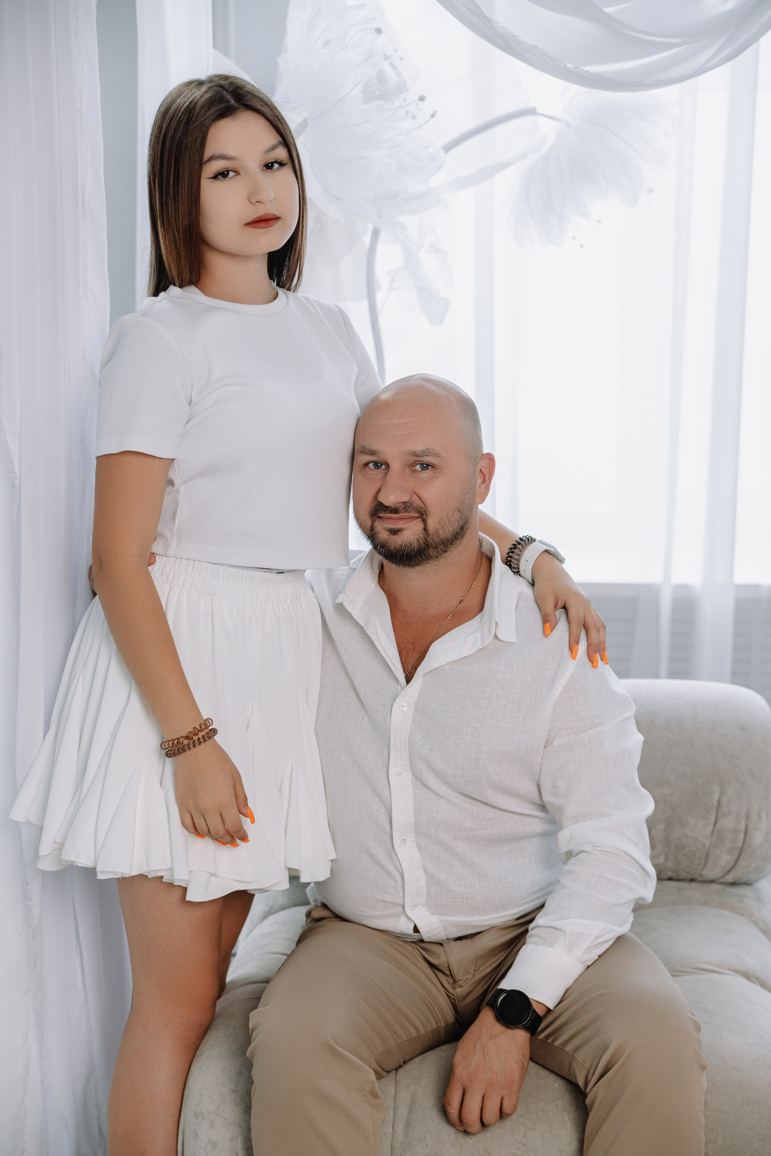 Евгения, Михаил и Дарина и собачка Чарли. Фотограф Воронеж Варвара