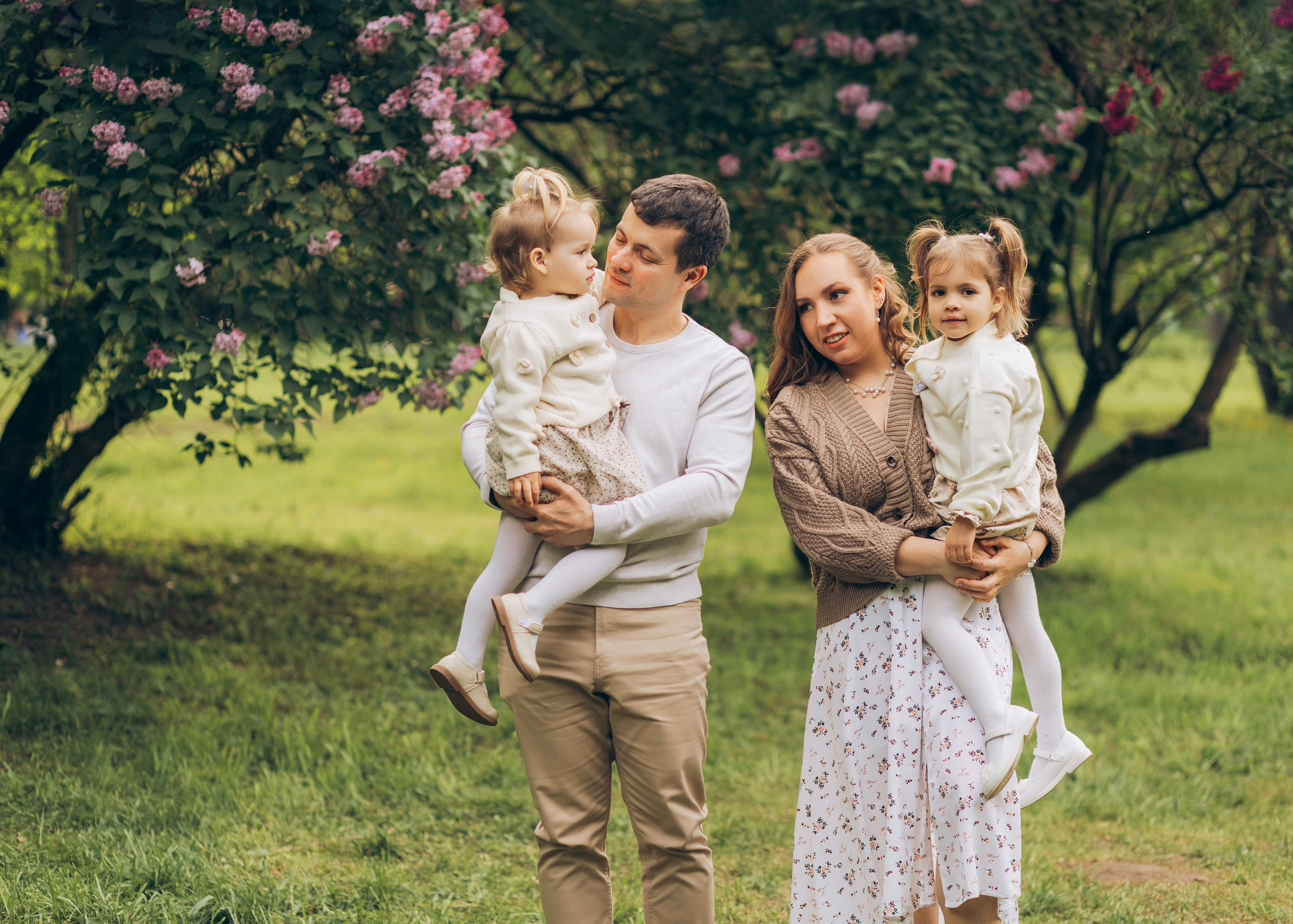 Надежда, Руслан, Ксюша и Настя. Семейный фотограф В Москве Александра Дейкун