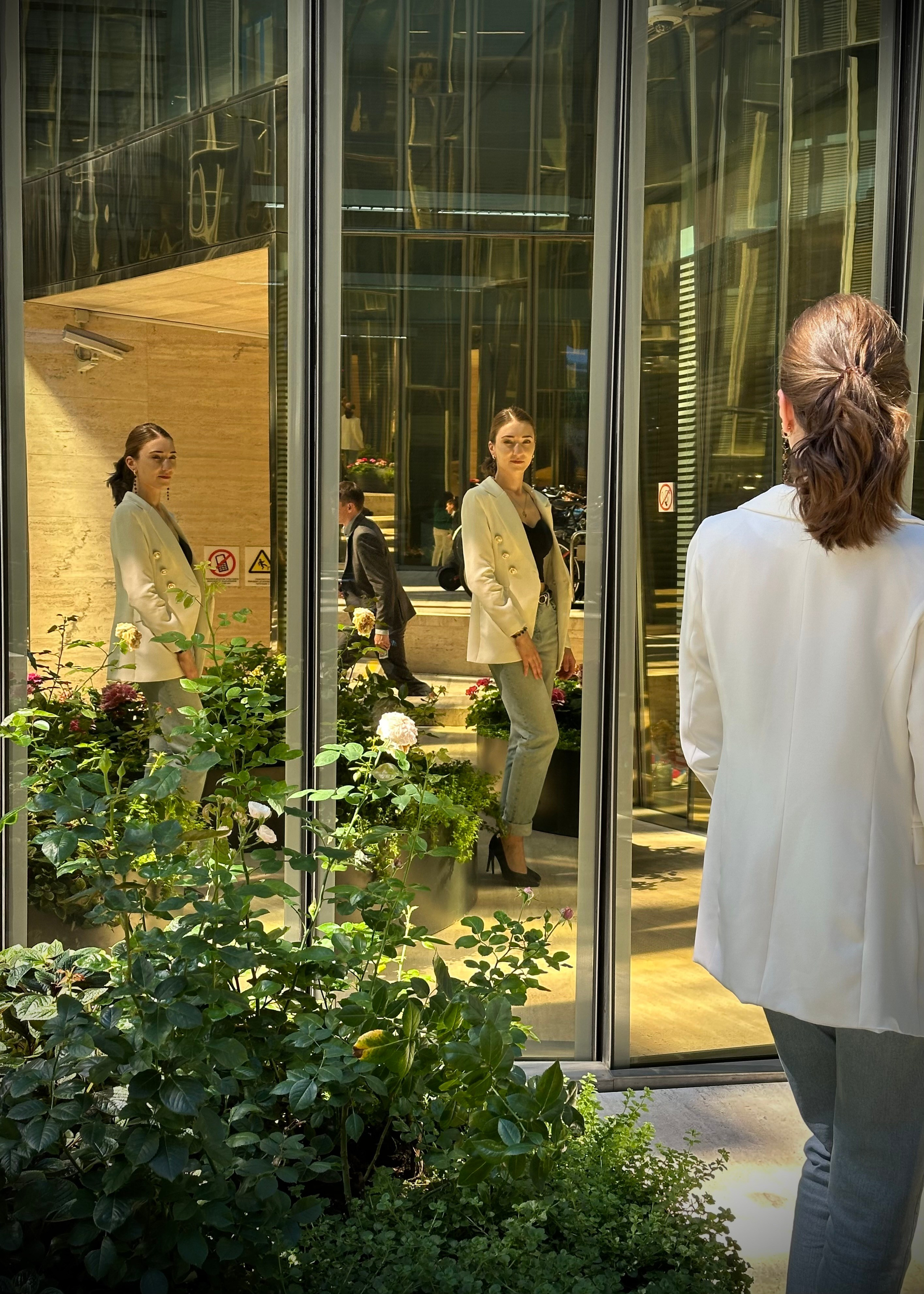 Прогулка Астория — Зеркальный дворик — Новая Голландия. КОНТЕНТ |БРЕНД фотограф Санкт-Петербург — Жанна Олтаржевская