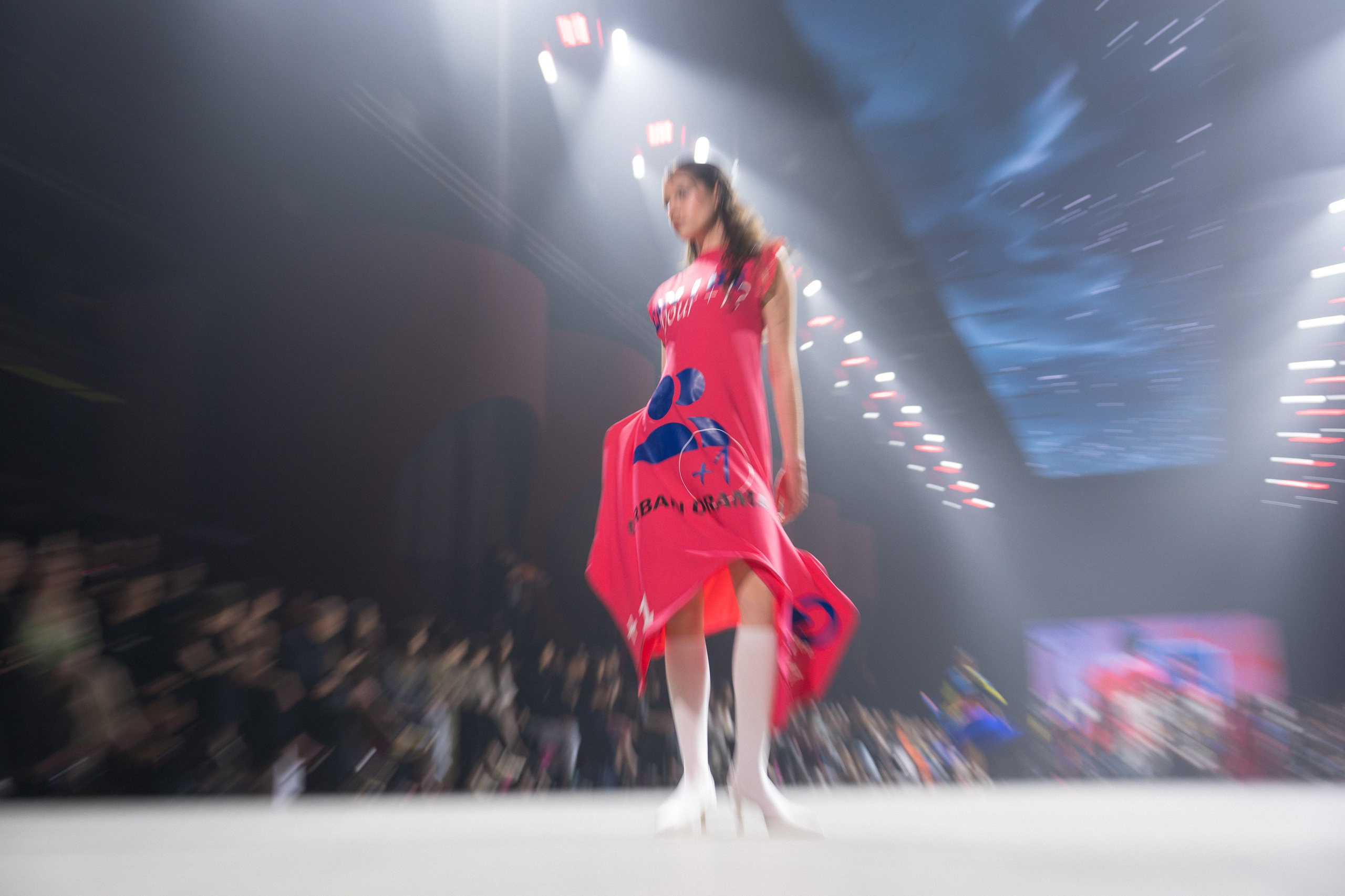 Показ Школы дизайна НИУ ВШЭ. Фотограф Николай Прокофьев модельные тесты в Москве