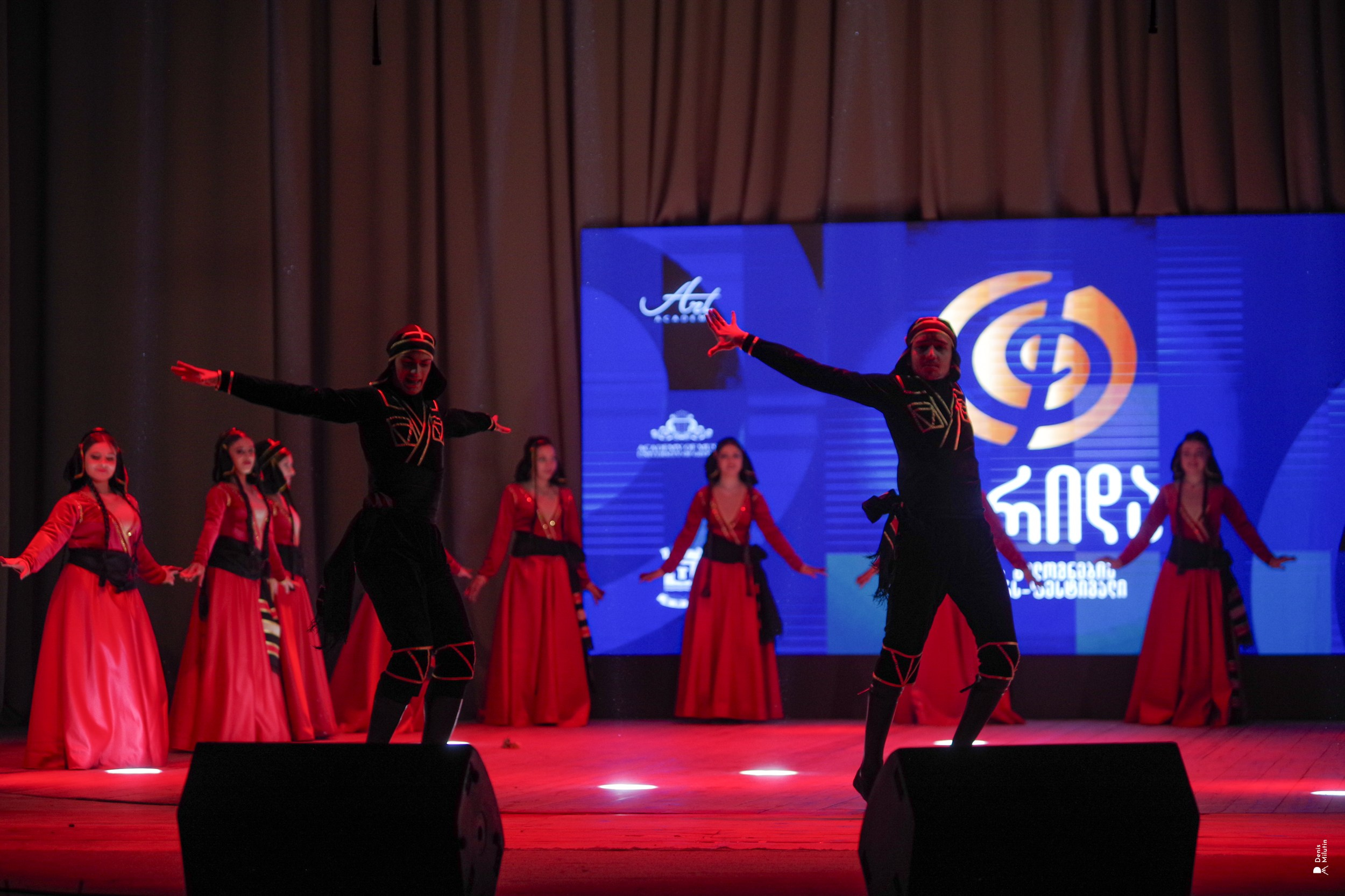 Танцы в Хоби. Портретный фотограф Денис Милютин