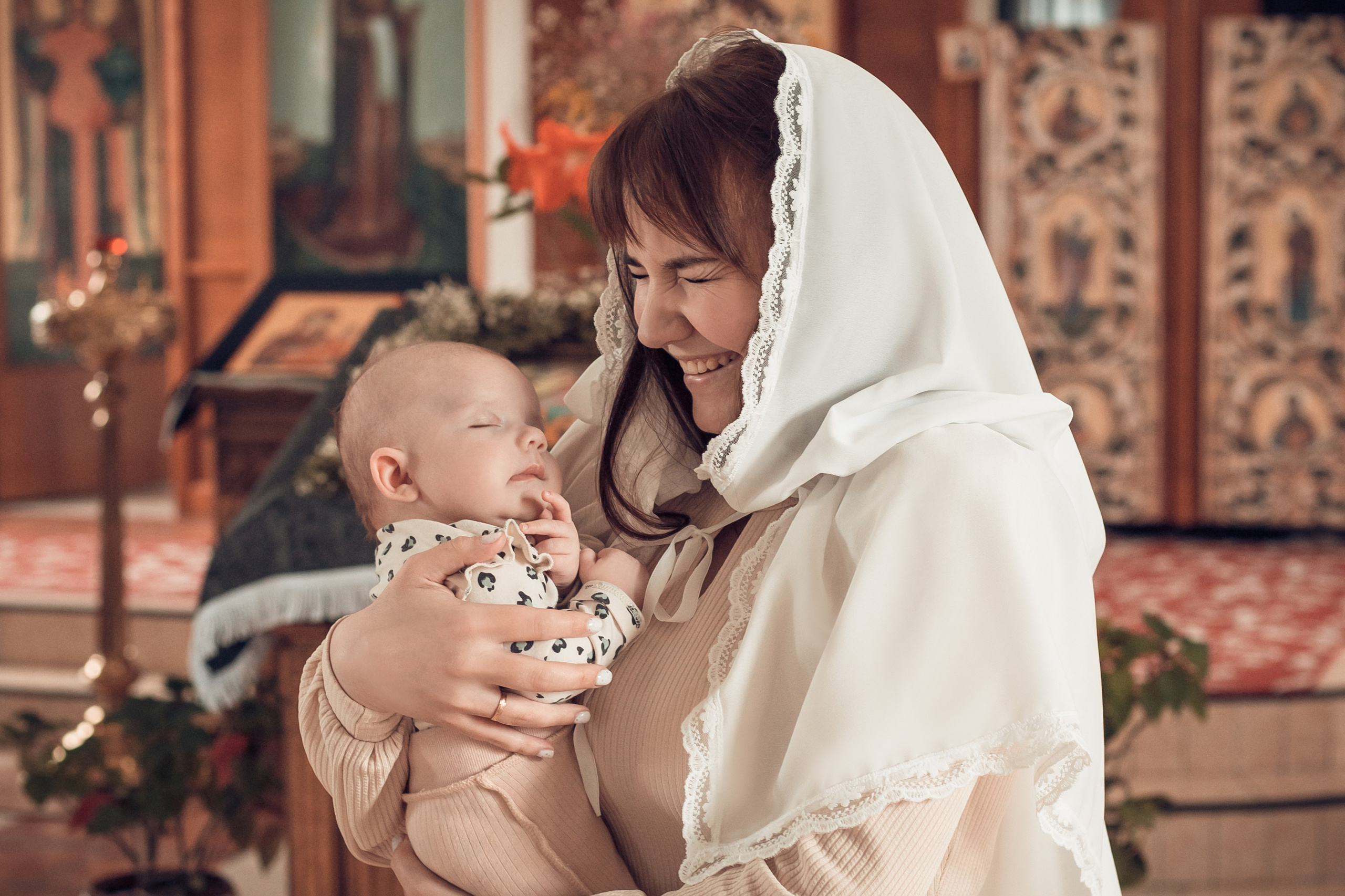 Таинство Крещения Ксении. Церковь Василия, епископа Рязанского. Семейный фотограф в Рязани и Рязанской области