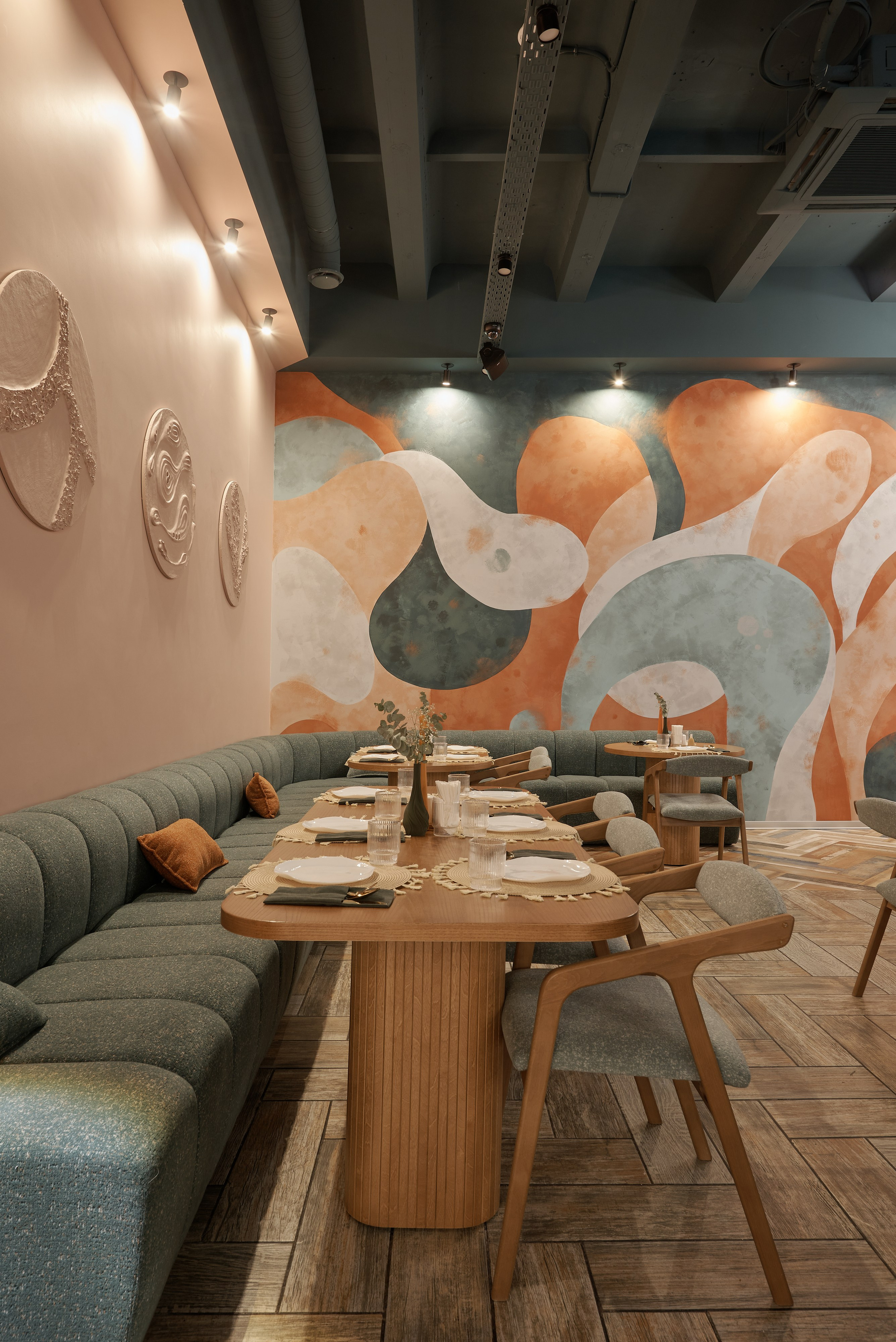 Интерьерная фотосъемка ресторана Ива и Олива Челябинск. Абросимов Лев интерьерный и архитектурный фотограф