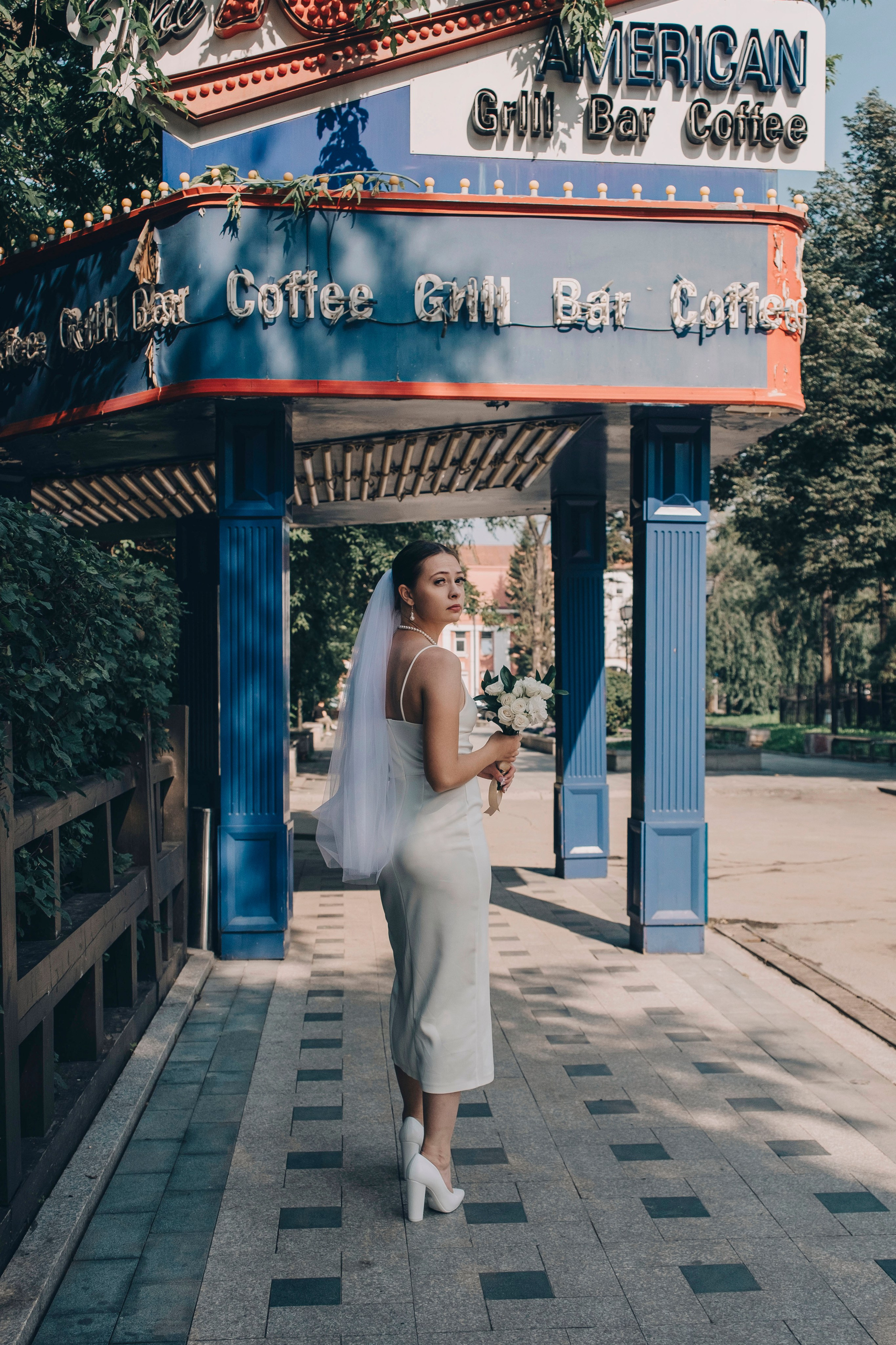 Свадебная прогулка в городе. Фотограф в Иркутске Анна Мирошникова