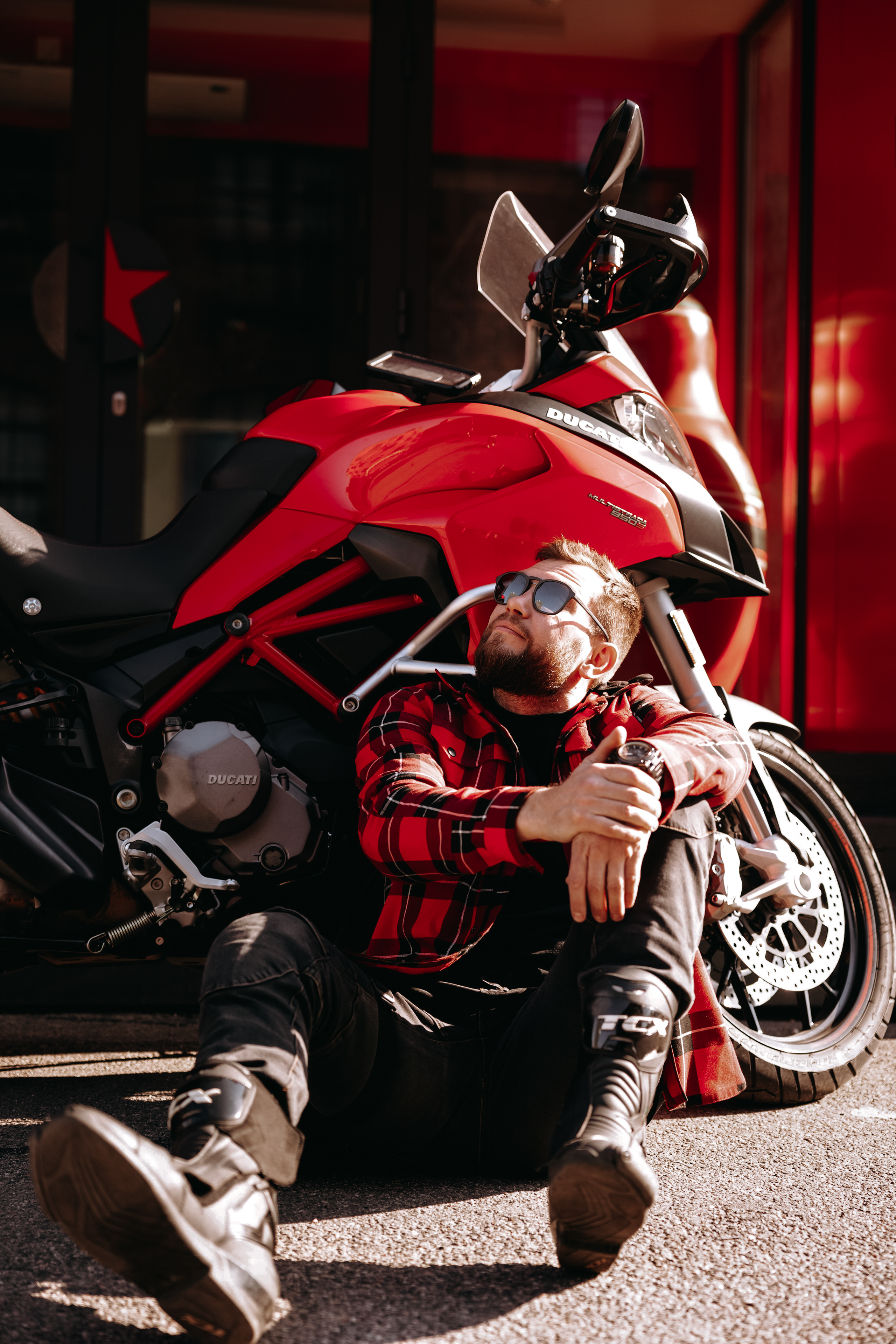 МОТО. Женский и свадебный фотограф в Санкт-Петербурге Элизабет Ланцова. Будуарные съемки, свадебные съемки, лавстори, контент-съемка