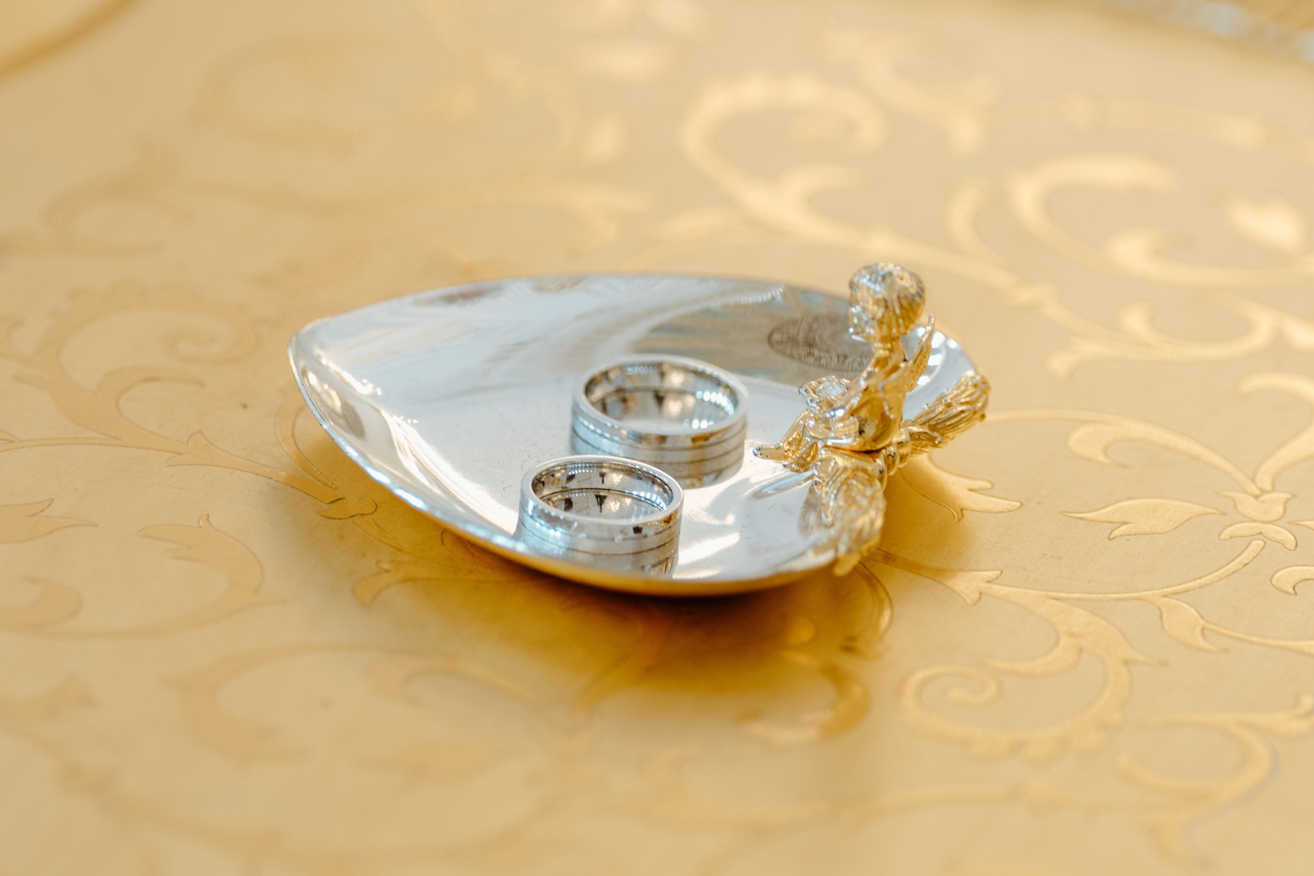 Michail & Maya. Я занимаюсь событийной, свадебной, товарной, студийной… фотографией