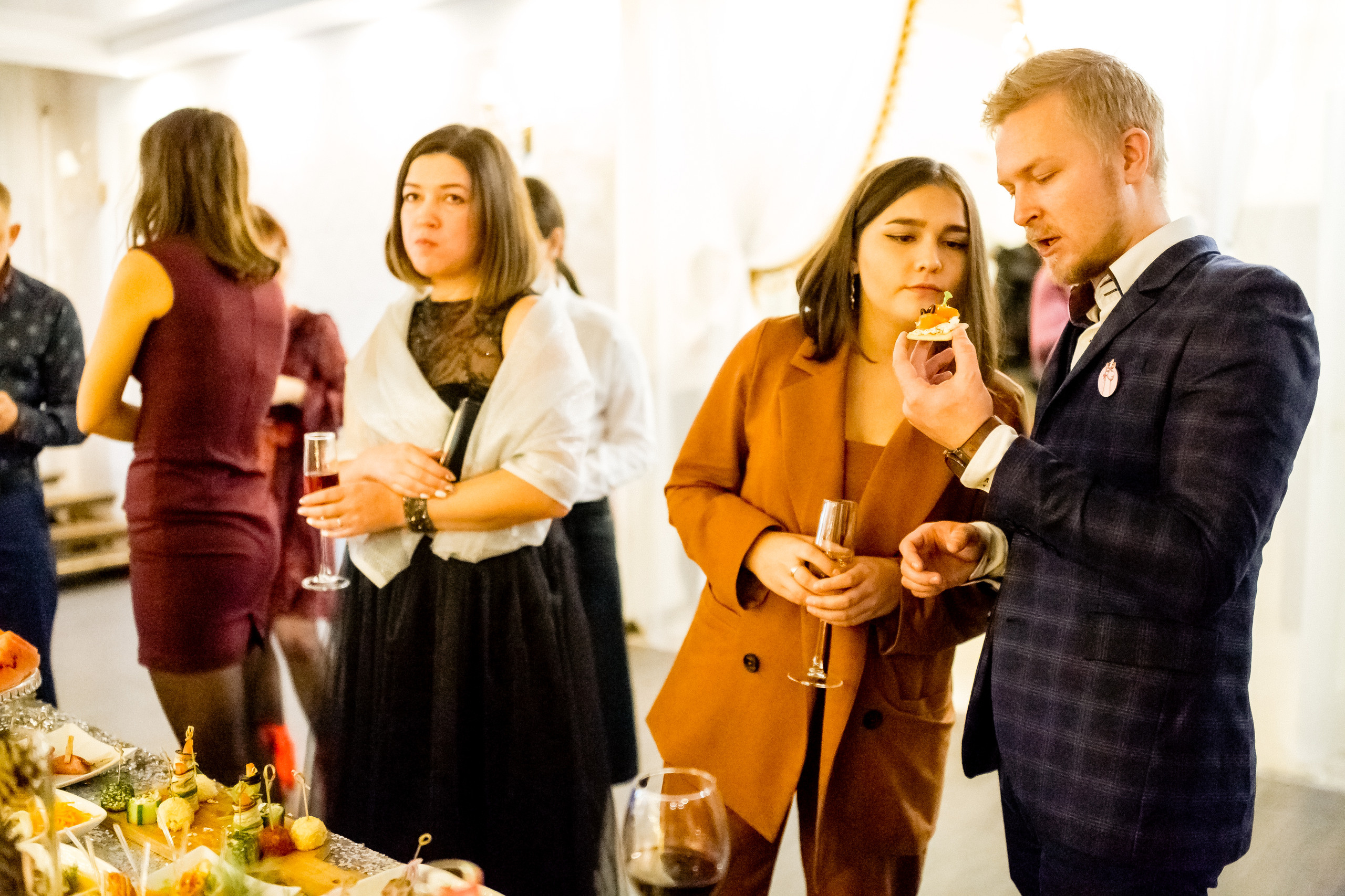 АЛЕКСАНДР & ВИКТОРИЯ