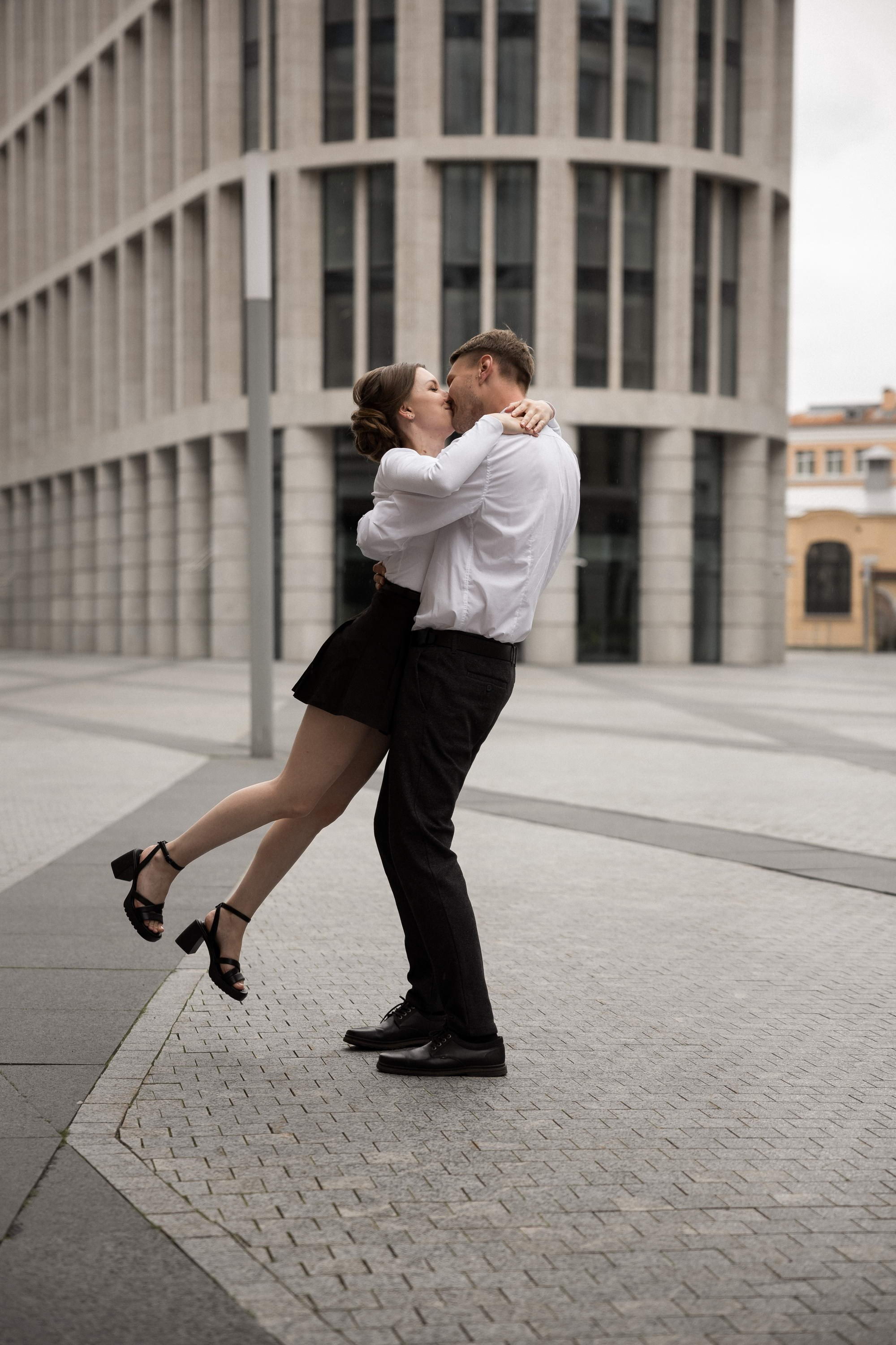 Лавстори в городе. Свадебный фотограф Игорь Брундасов 8PHOTO на свадьбу венчание загс СПб
