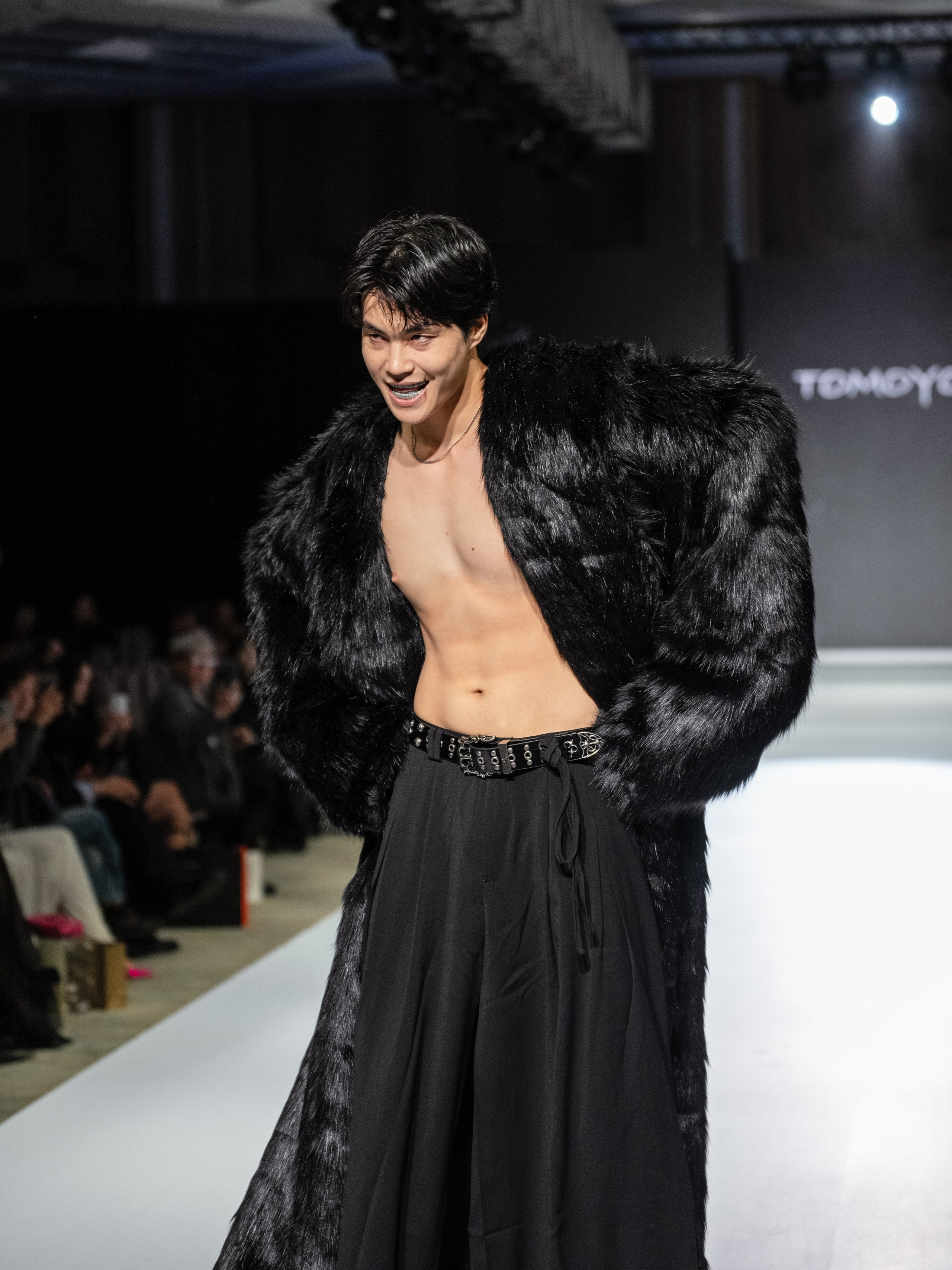 Eurasia Fashion Week Tomoyov. Сайт Алматинского НЮ АРТ, будуар и фэшн фотографа Дениса Карпенко