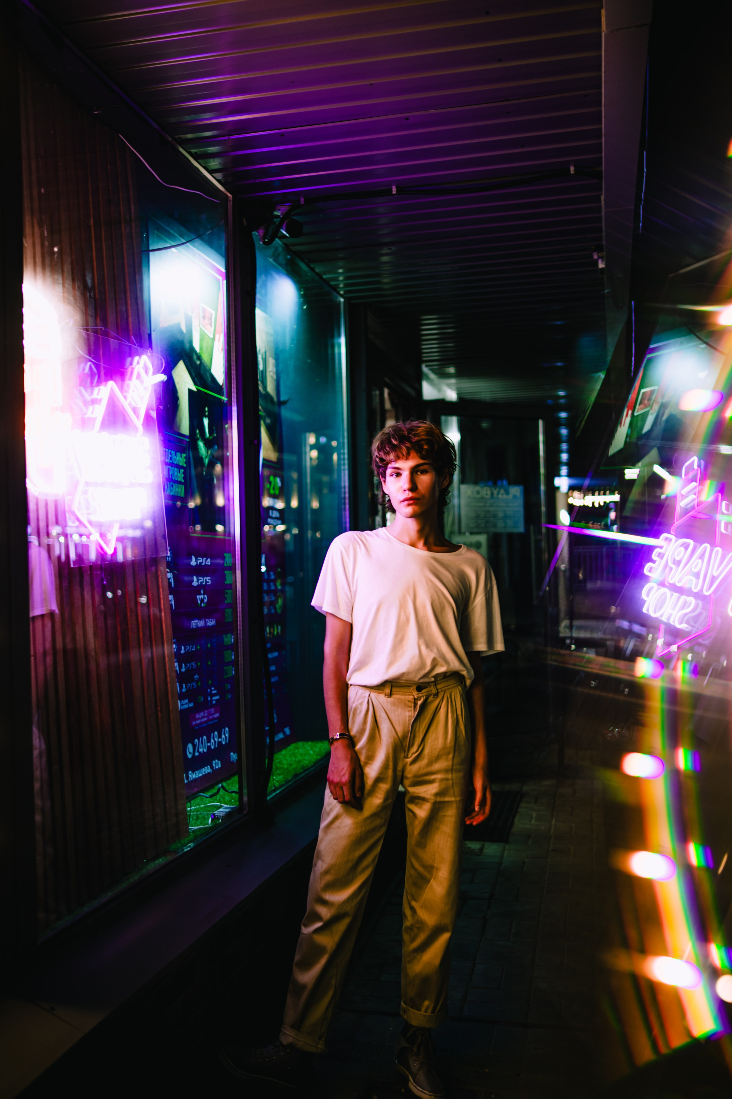 Глеб / EXTRA UNCONTROLLED BOKEH & Refraction of the Showcase. Felixtones