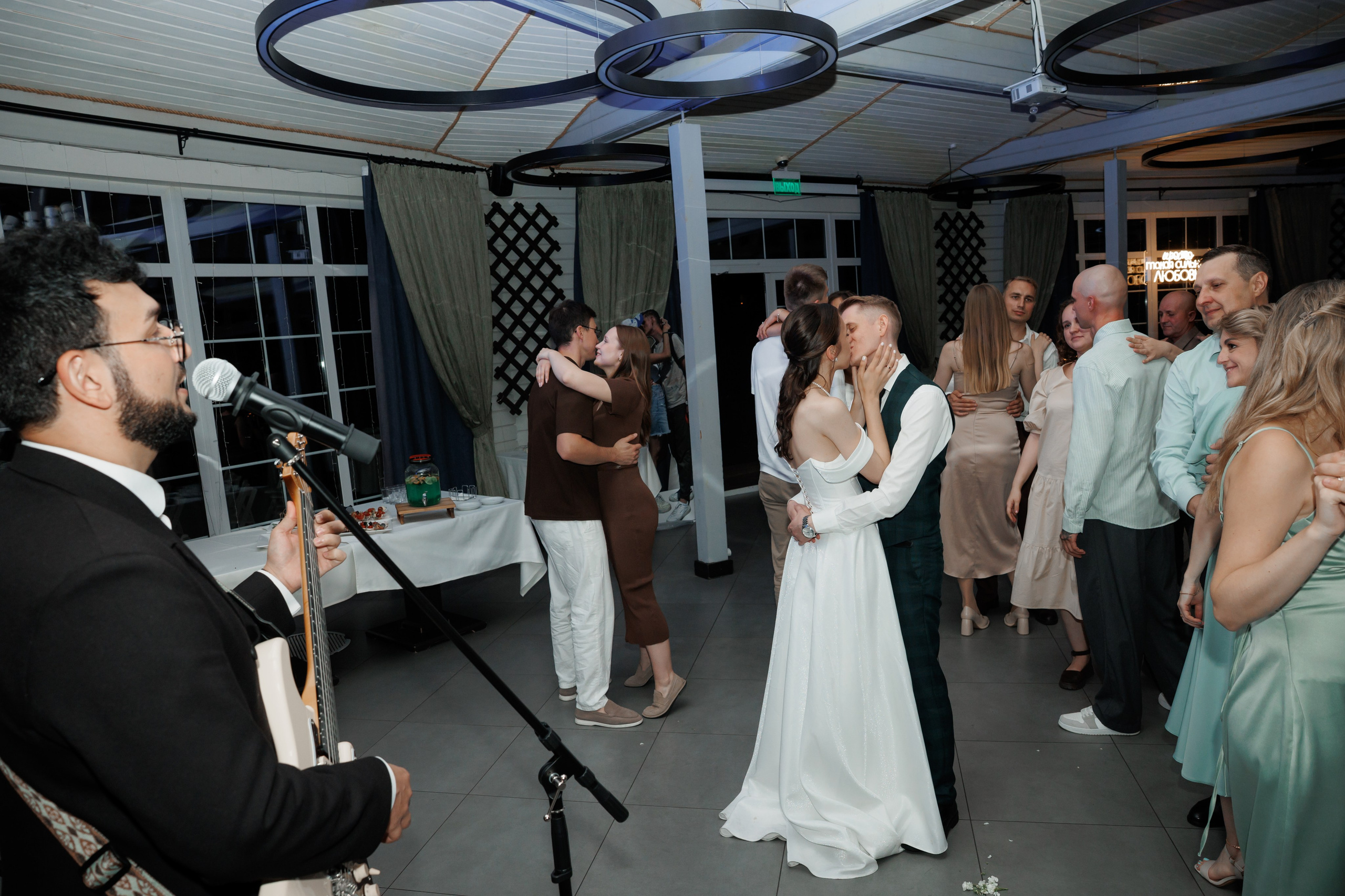 Регистрация в отеле Fish Point, ЗАГС Бутово, прогулка в Остафьево. Свадебный и репортажный фотограф (Москва, Королев и другие)