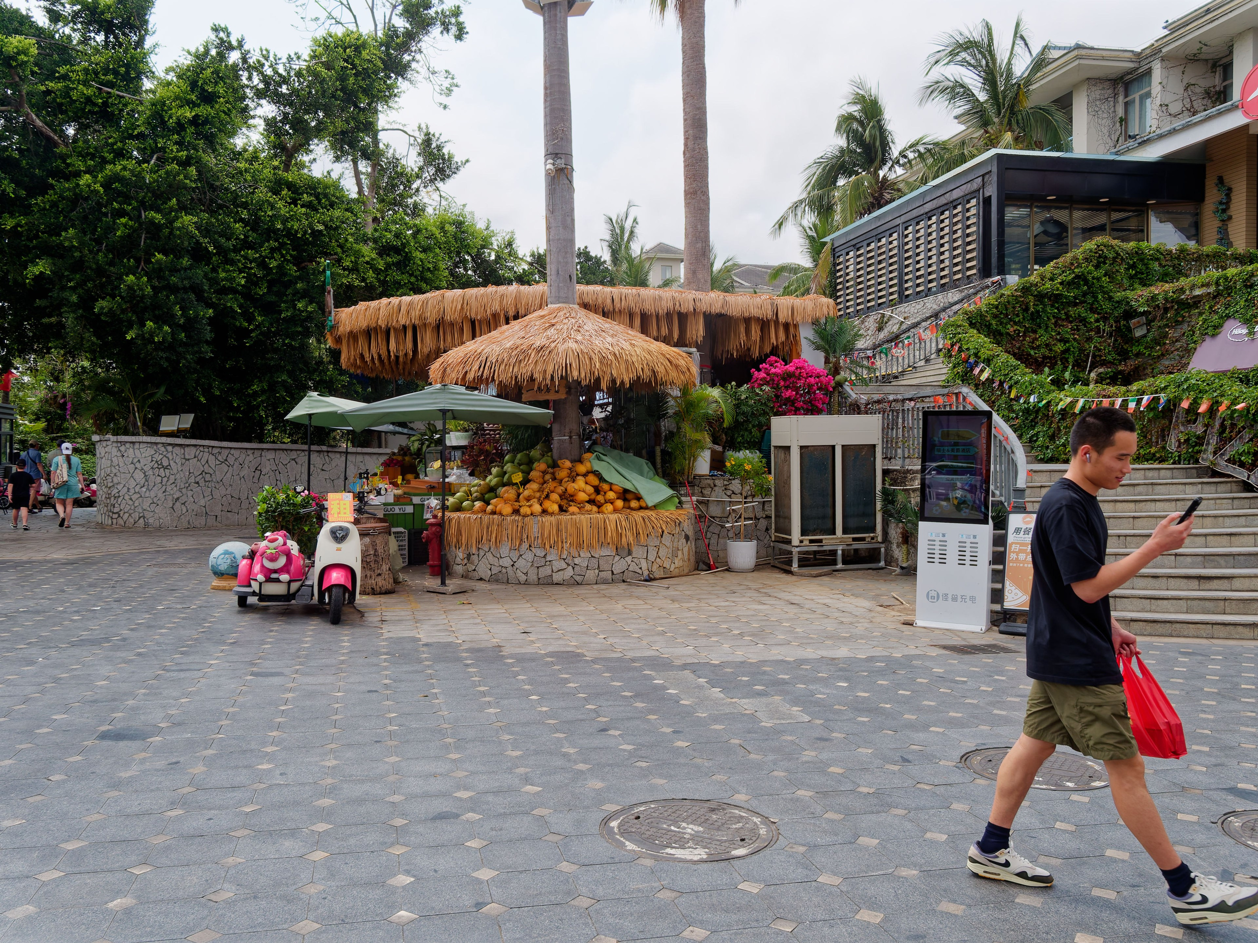 Хайнань 2026, Большой ночной базар в Ялунване. Фотопрогулки по Миру