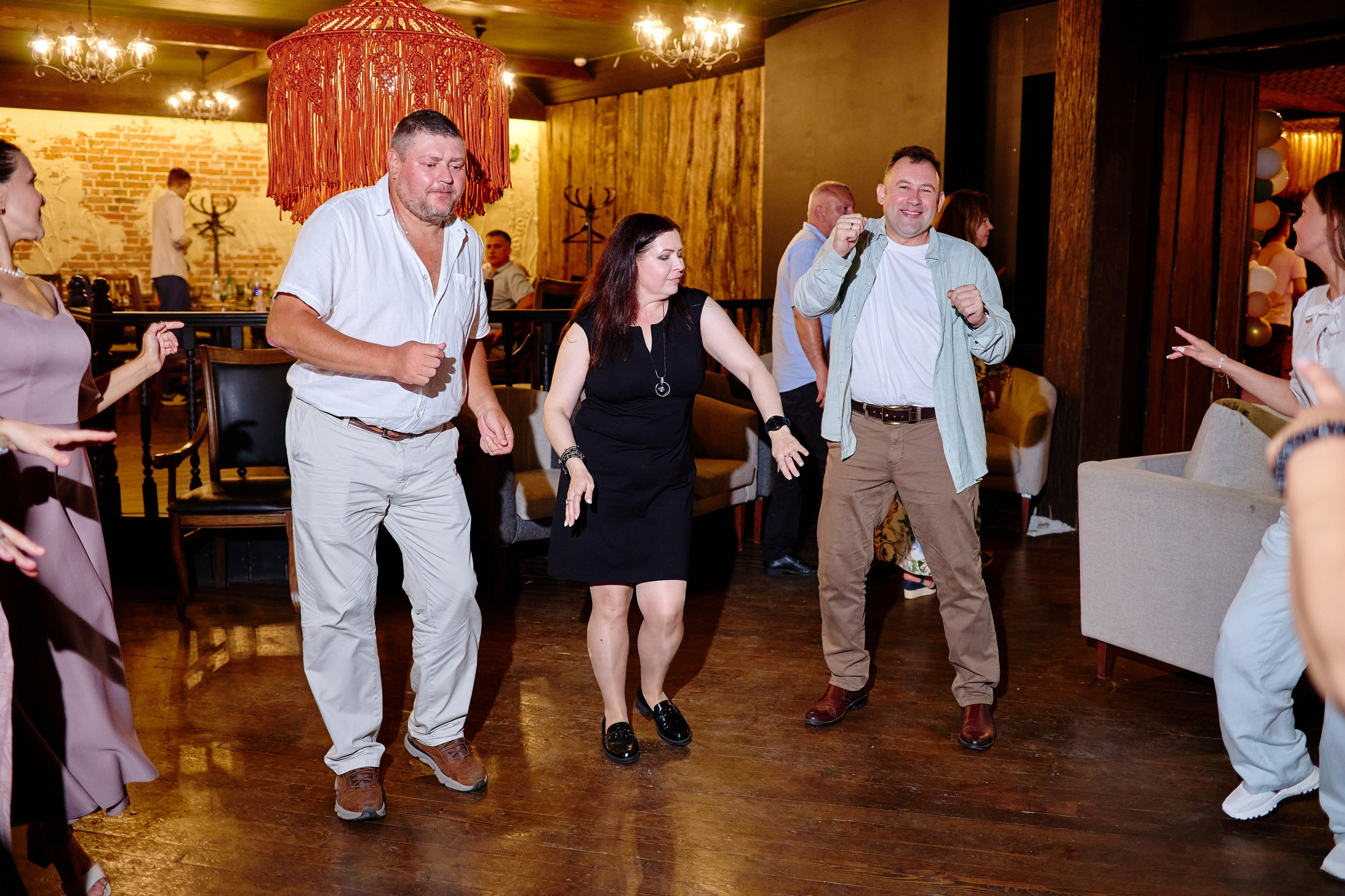 Выпускной 35 Сош. Фотограф Выпускные альбомы Таганрог Сергей Коробченко