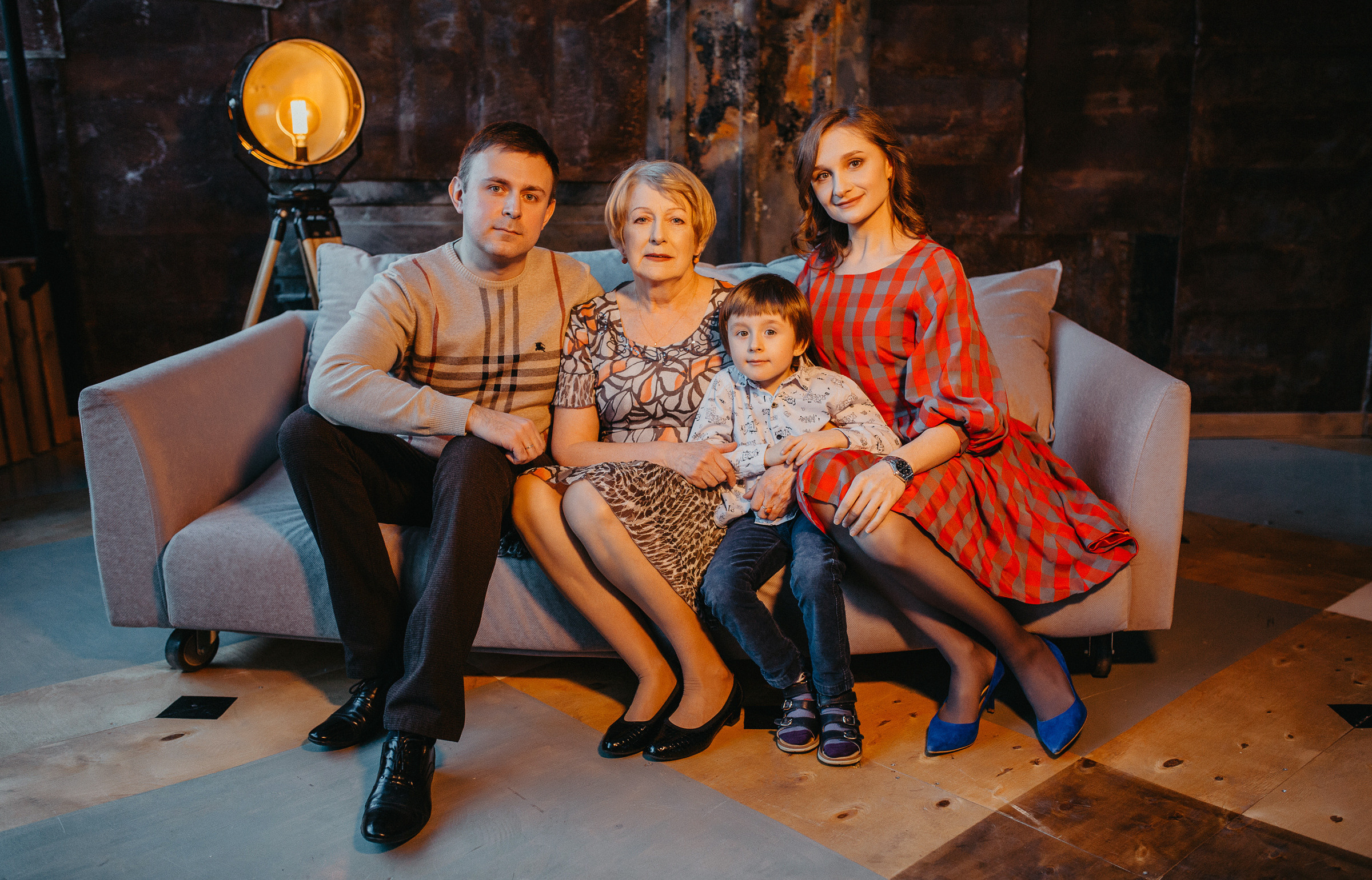 Семейная фотосессия в фотостудии в Екатеринбурге и Москве