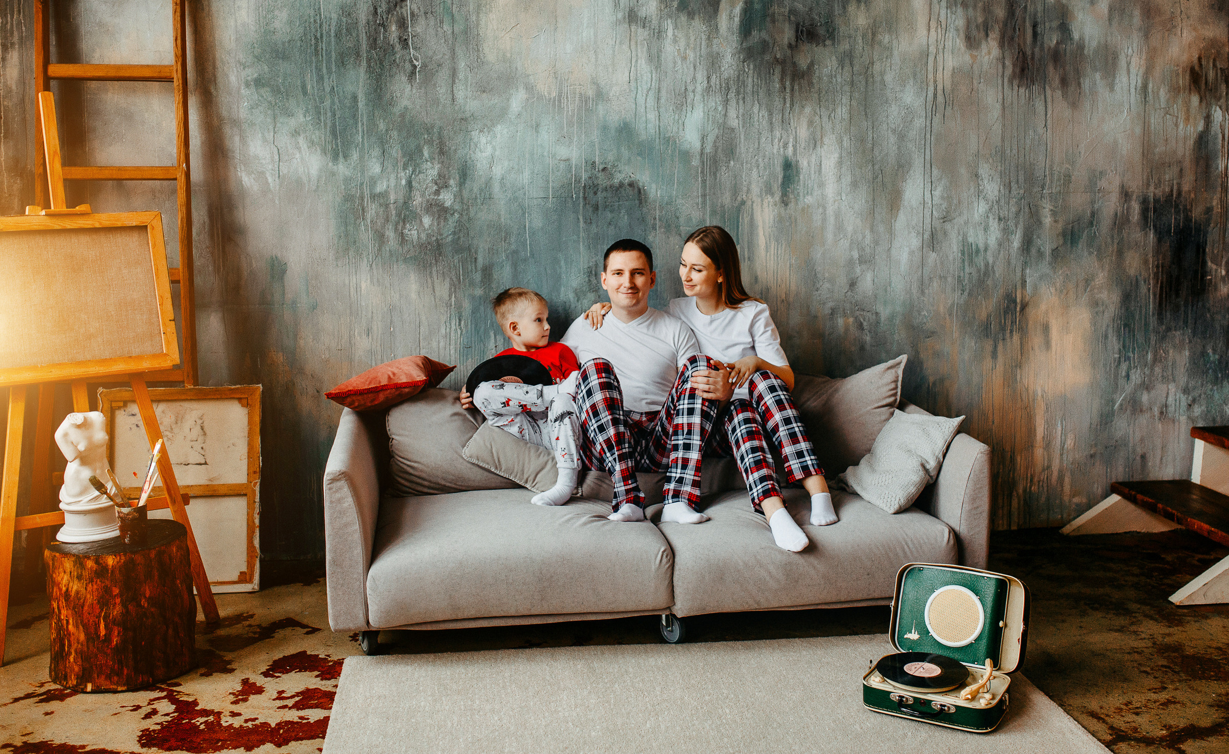 Семейная фотосессия в фотостудии в Екатеринбурге и Москве