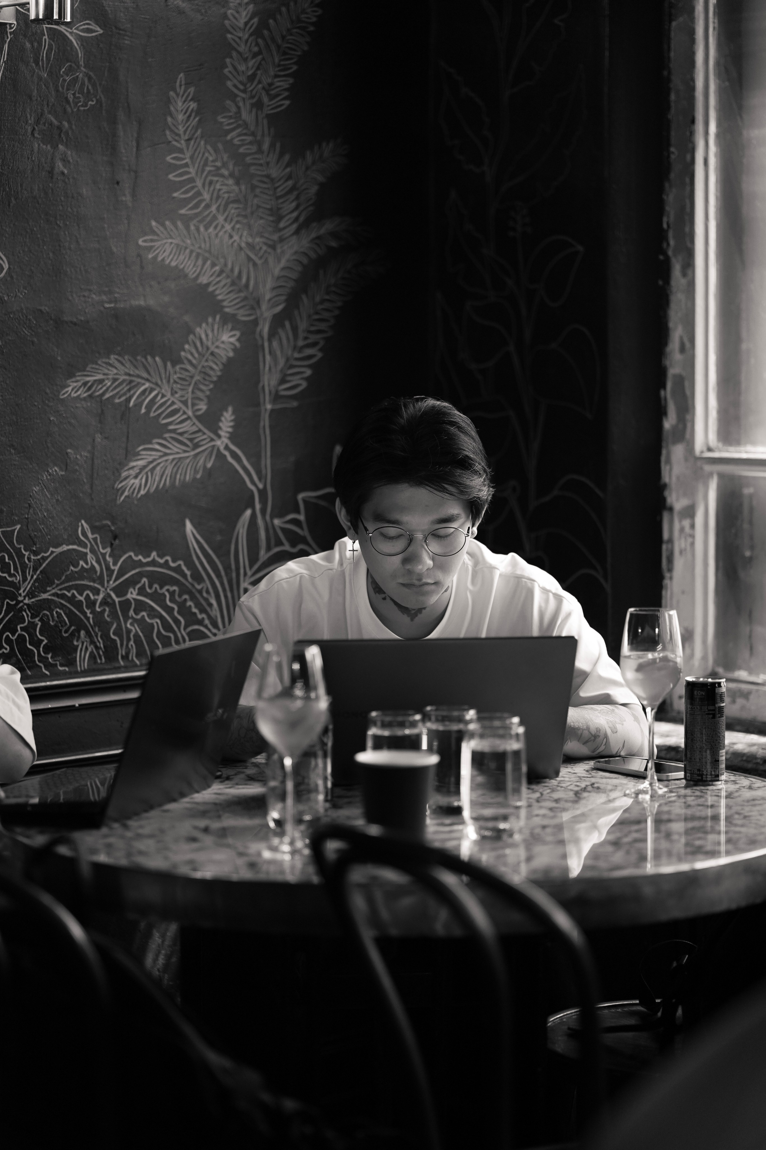 Bar Boss в «Детектив, где Вы?» (2024). Фотограф с психологическим образованием