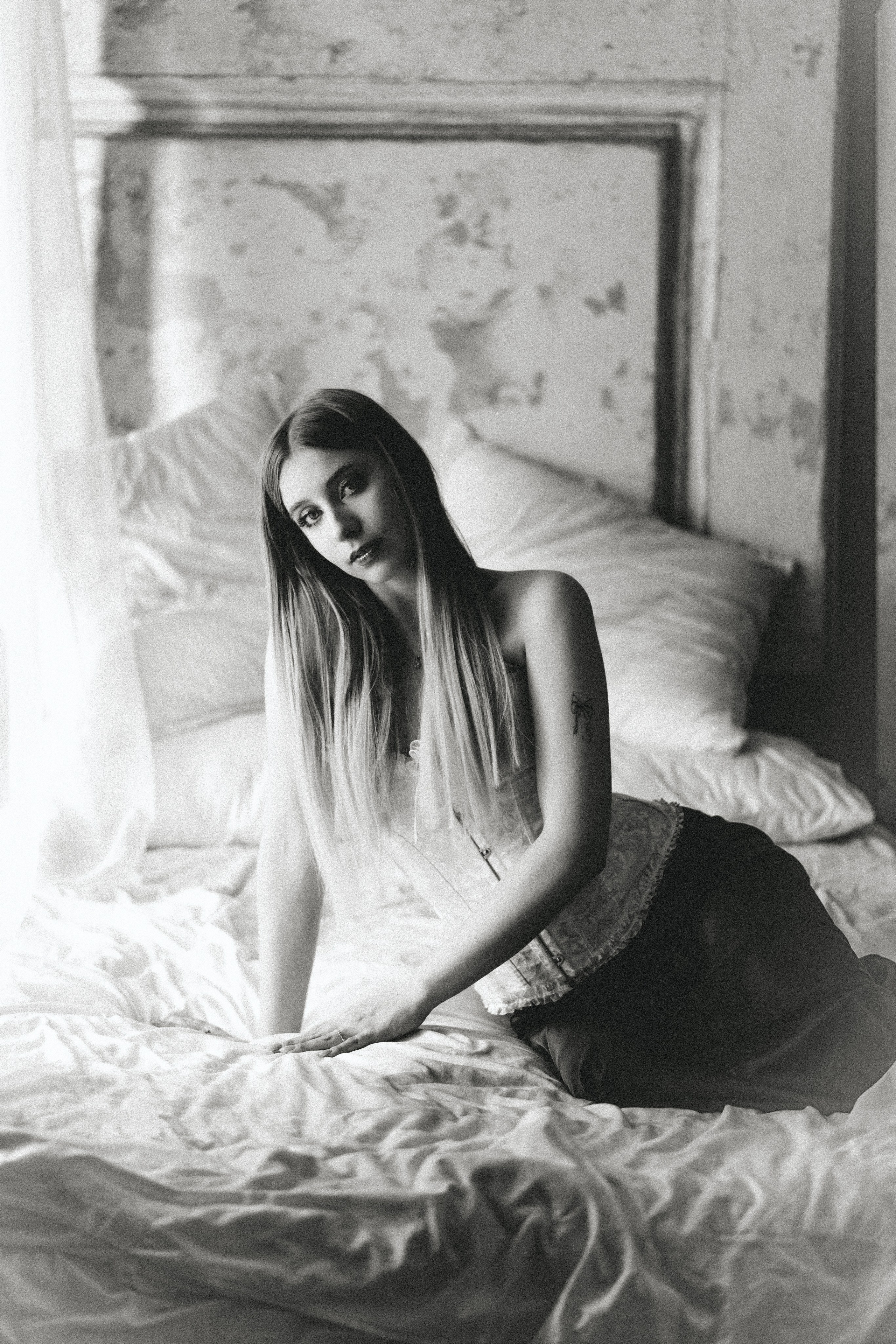 студийная фотосессия москва студийная съемка москва фотосессия в студии москва девушка спальня