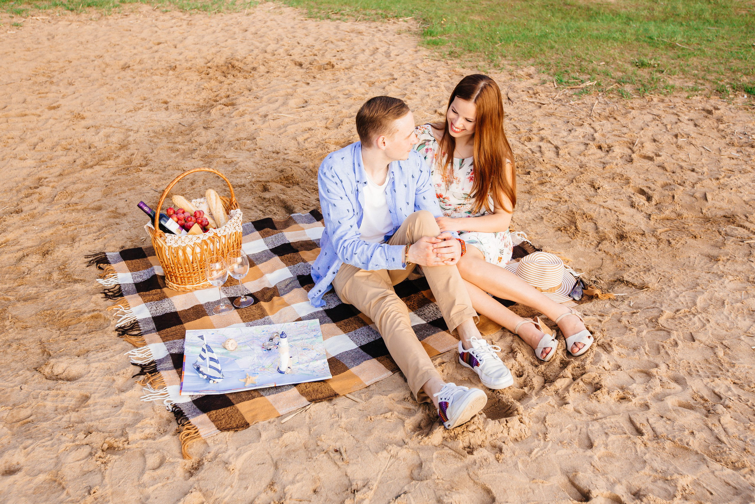 V&A. Дорога к морю. Destination wedding photographer in Iceland, Spain, Italy, Greece and