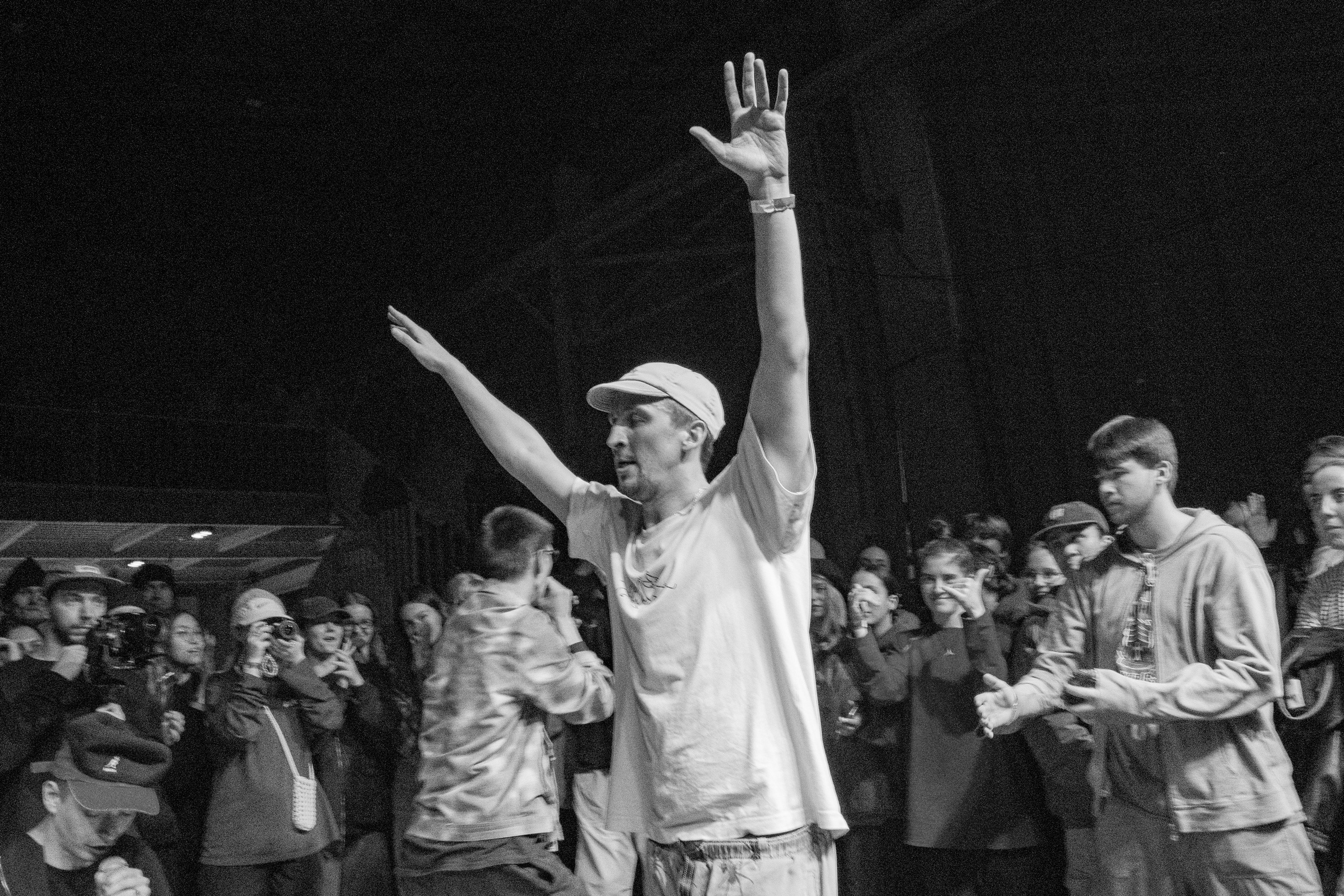 LORDS OF THE UNDERGROUND 27/10/25 (@youlovebu). Соня бу тебя сфоткала
