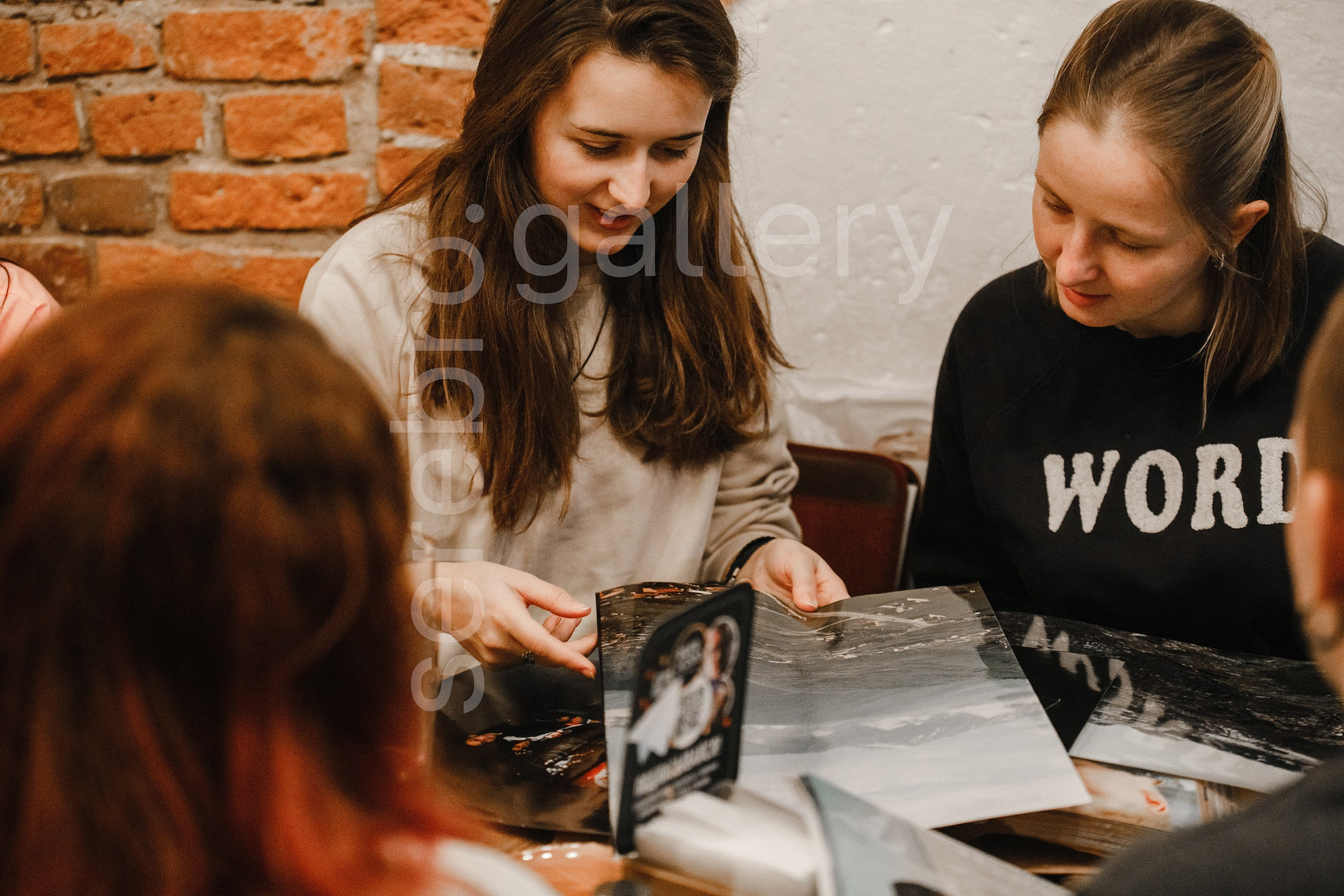 09.10.2022 // Альбомная встреча. Фотовыставки serebro.gallery, в которых автором можешь стать ты! | Москва