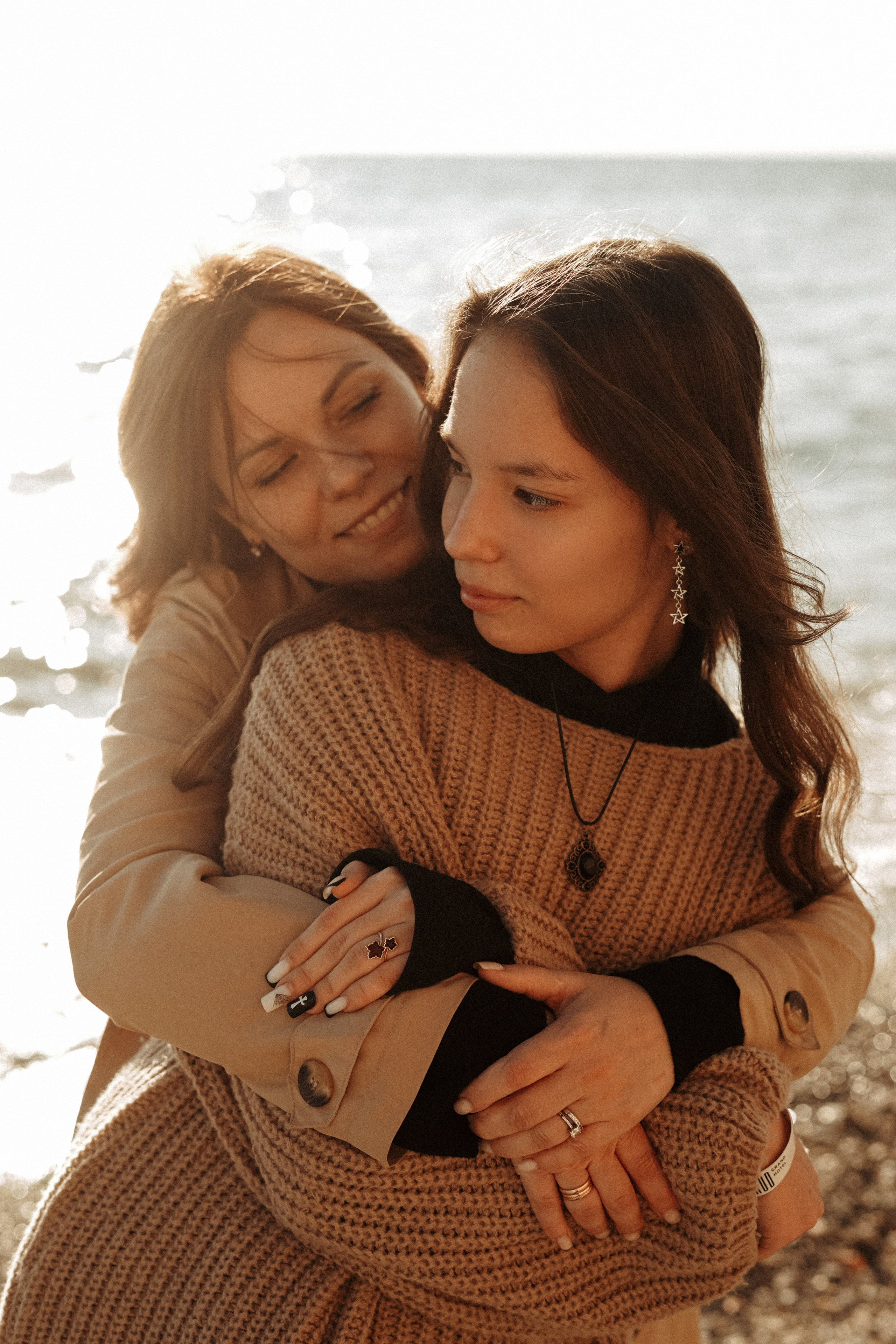 Настя с дочерью Дашей в Мюссере, Абхазия. Фотограф в Сочи и Абхазии | Фототуры | September Air