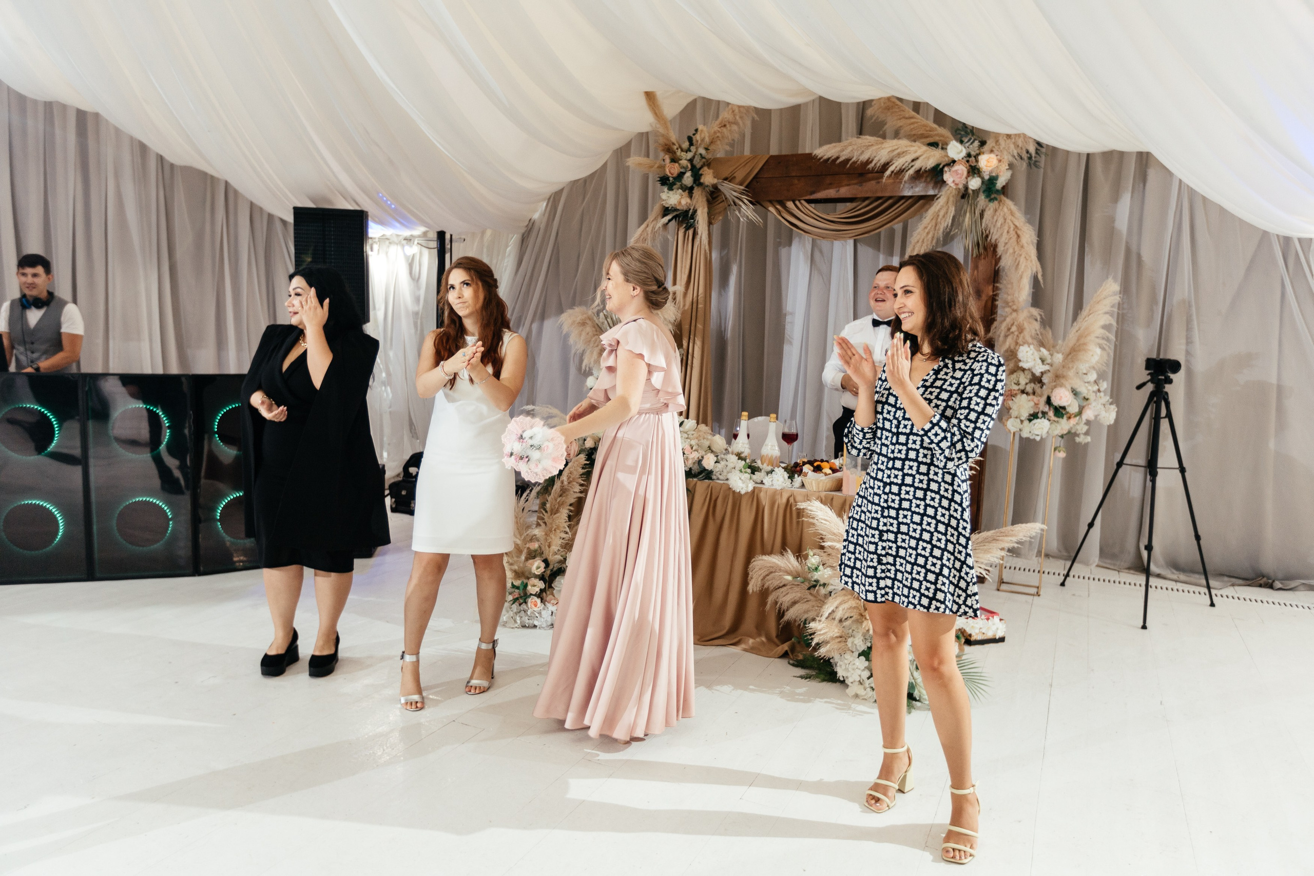 Свадебный фотограф Уфа — Руслан ГабдлисламовЖивые эмоции, красивые кадры, воспоминания на всю жизнь.Работаю по всей Республике Башкортоста. Свадебный фотограф Уфа Руслан Габдлисламов