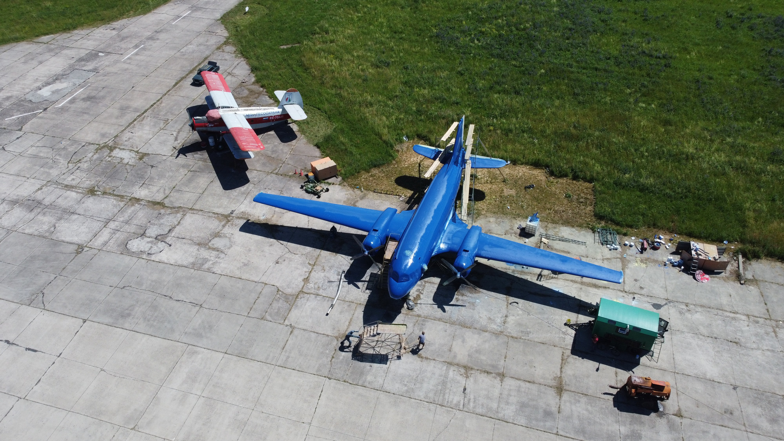 Ил-14Т «Голубая Мечта» — покраска (2022г). Фотоальбом показывающий увлекательный мир авиации и мир медведей Андрея Иванова