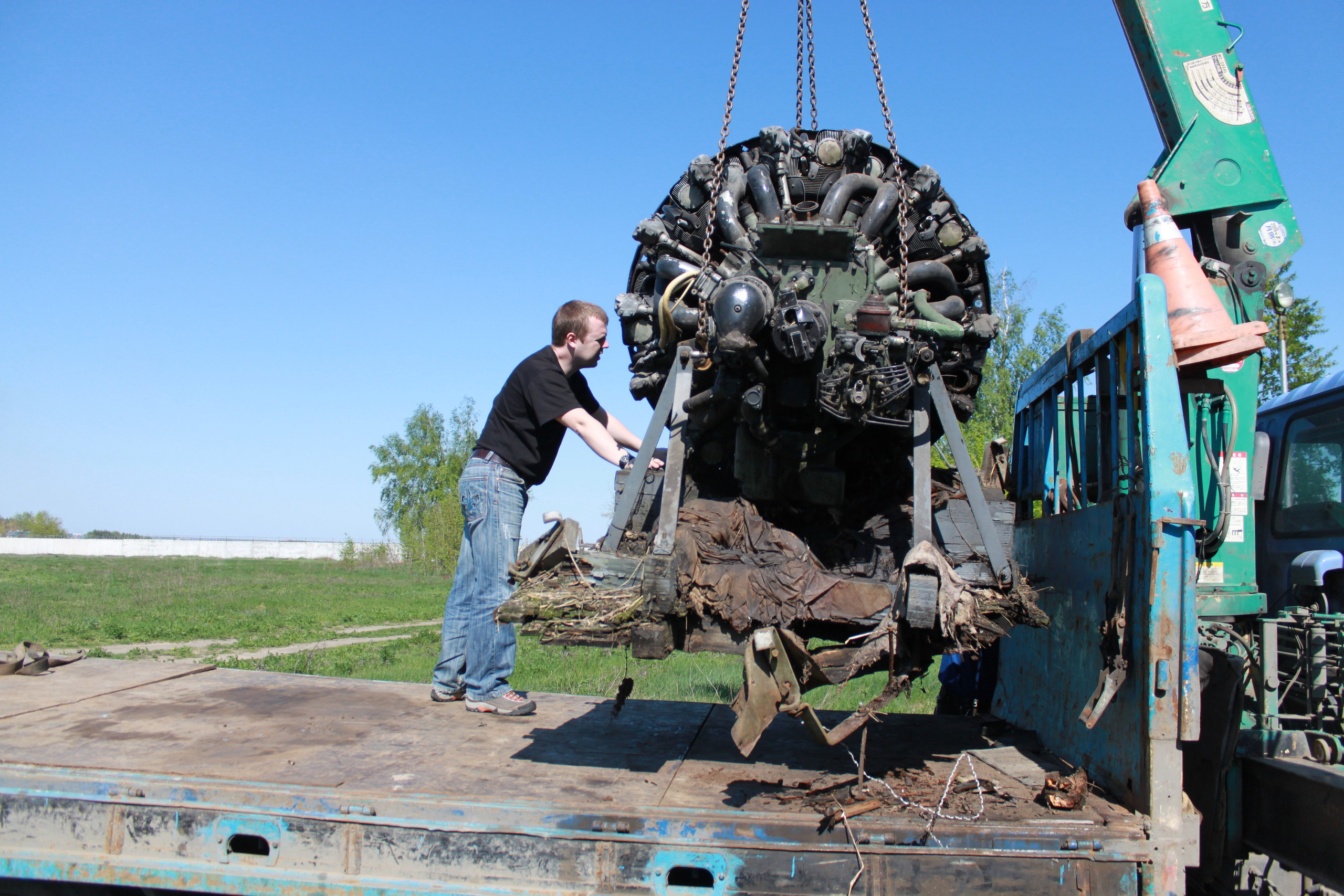 Ил-14Т «Голубая Мечта» работы в Тушино (2011 г.). Фотоальбом показывающий увлекательный мир авиации и мир медведей Андрея Иванова