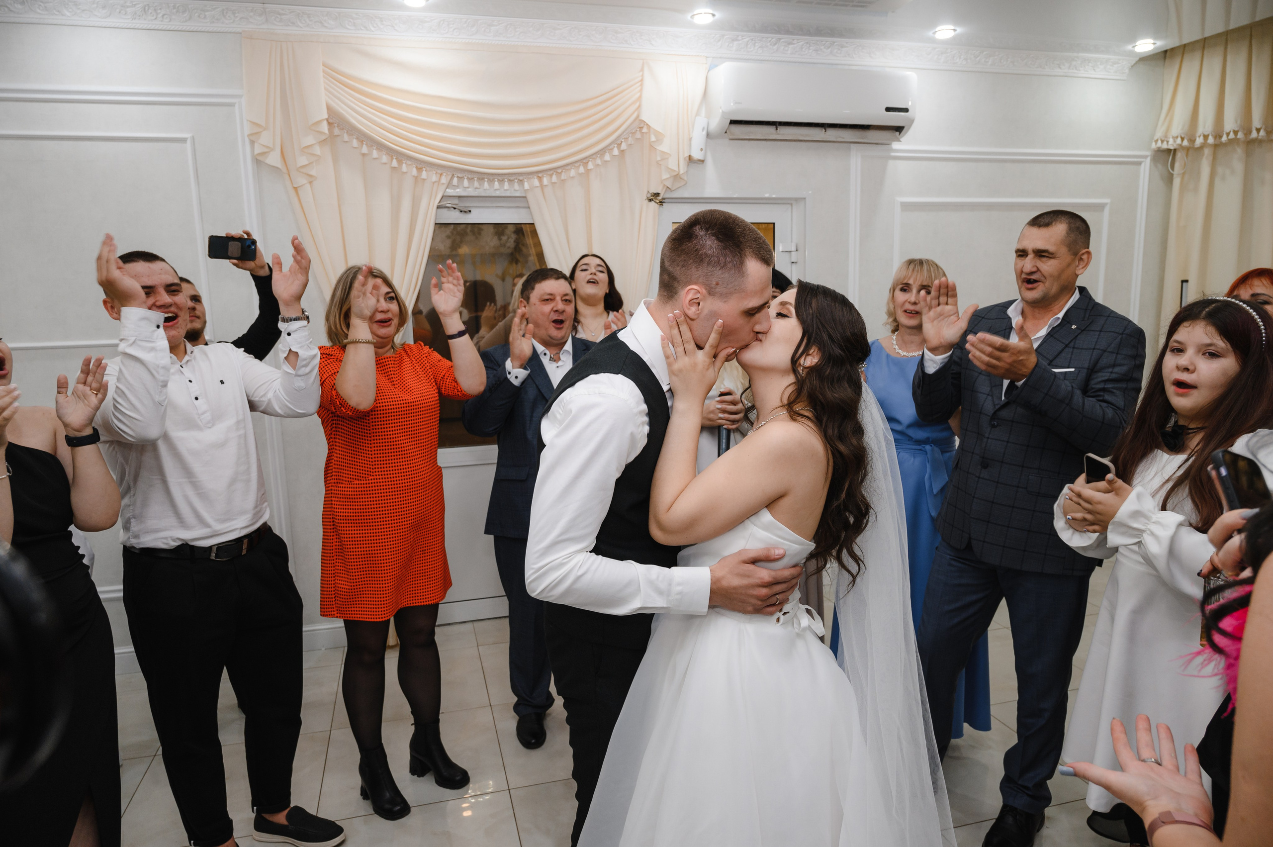 Свадебный банкет. СВАДЕБНЫЙ ФОТОГРАФ В ОМСКЕ ВЛАДИМИР КРАСС