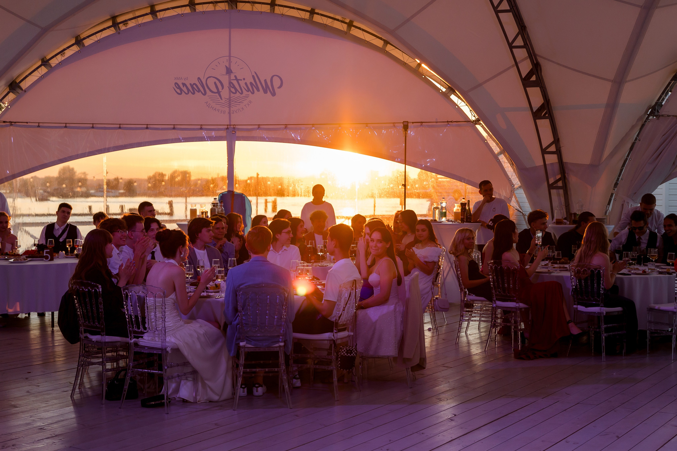 ВЫПУСКНОЙ White Place — Гимназия 52. Свадебный и семейный фотограф Динар Гильмутдинов