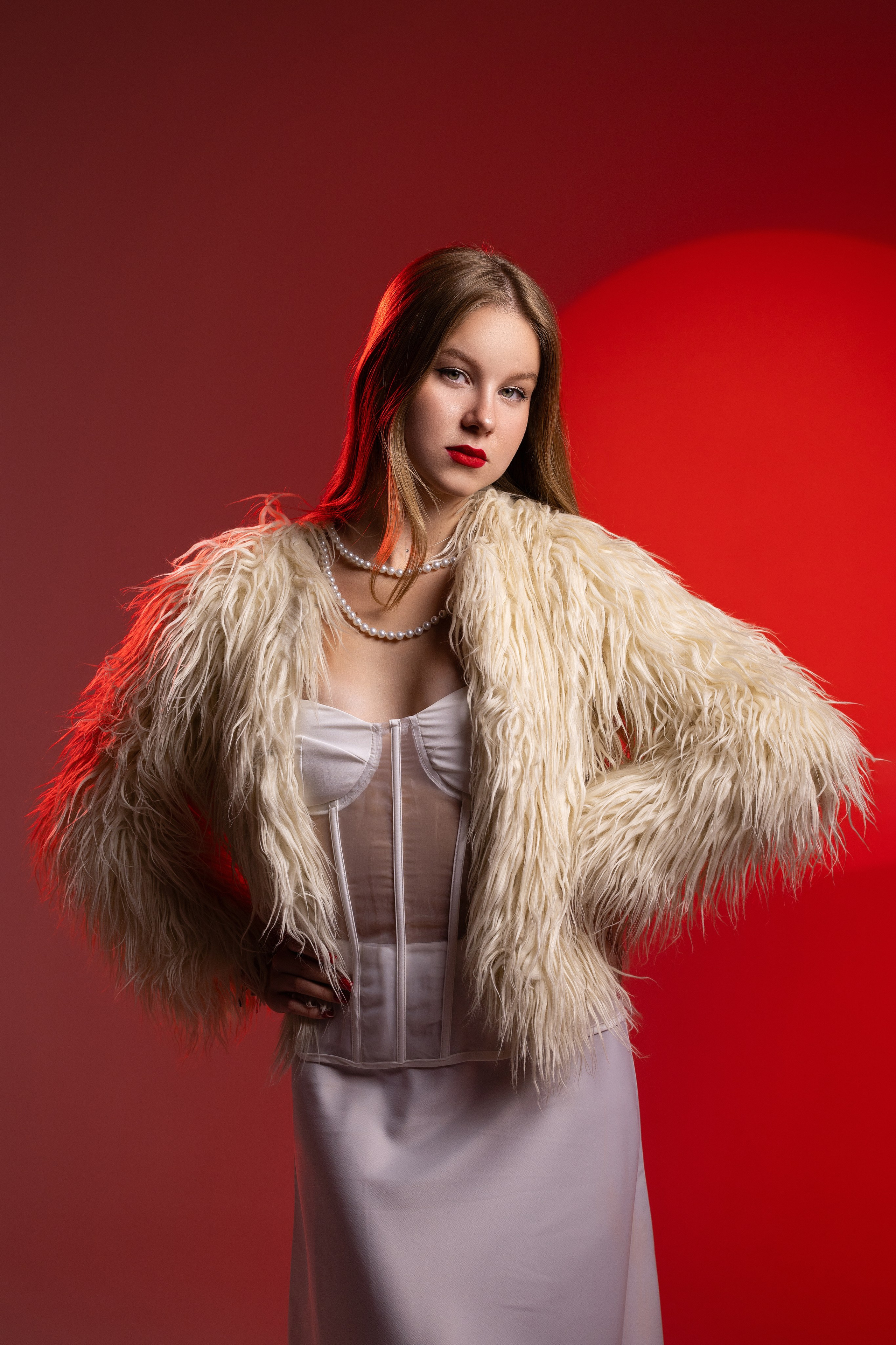 Цветной свет и фигуры. Фотограф Минск