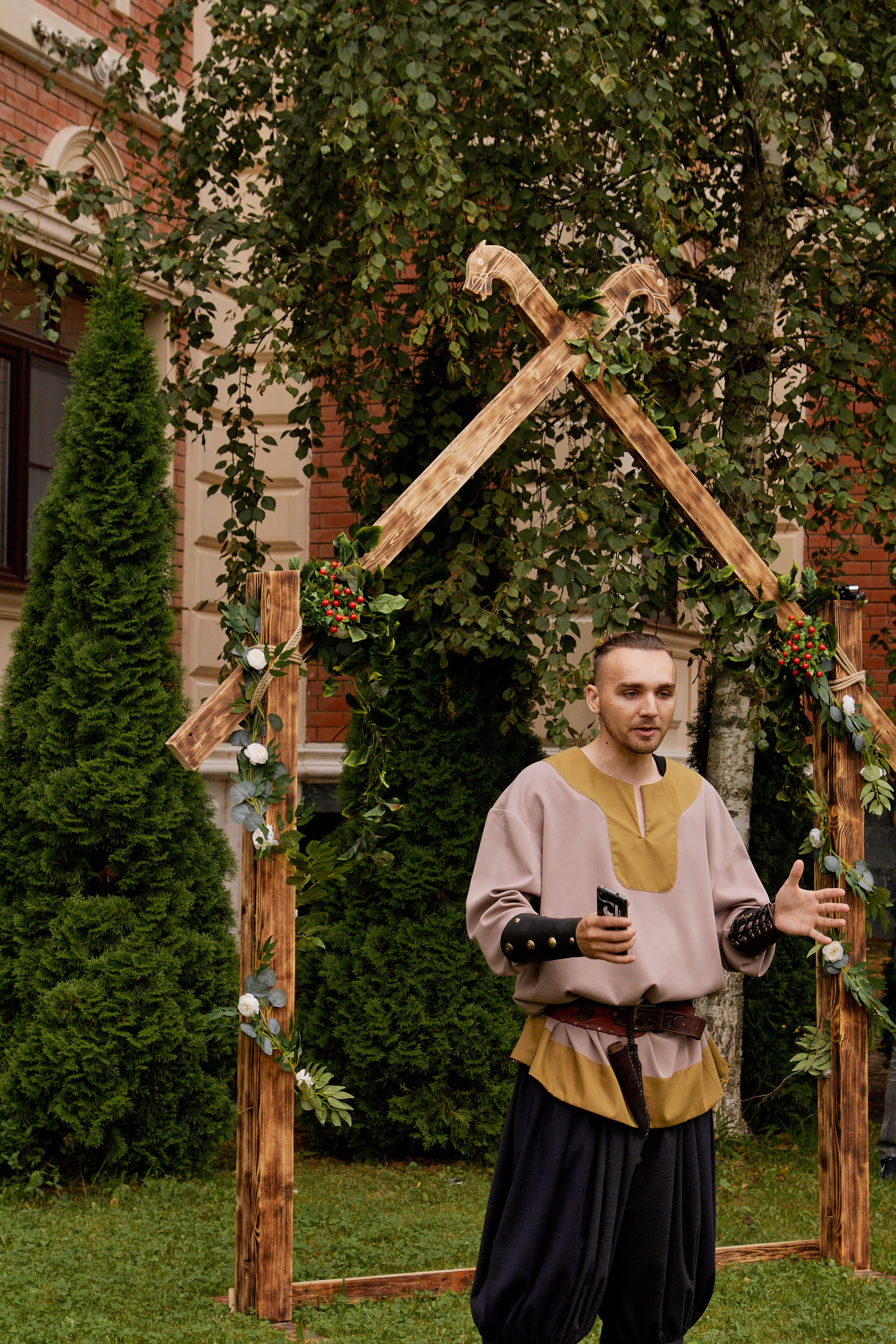 Юлия и Антон. Выездная роспись в стиле викингов. Фотограф лавстори Москва/МО Приятелева Ангелина