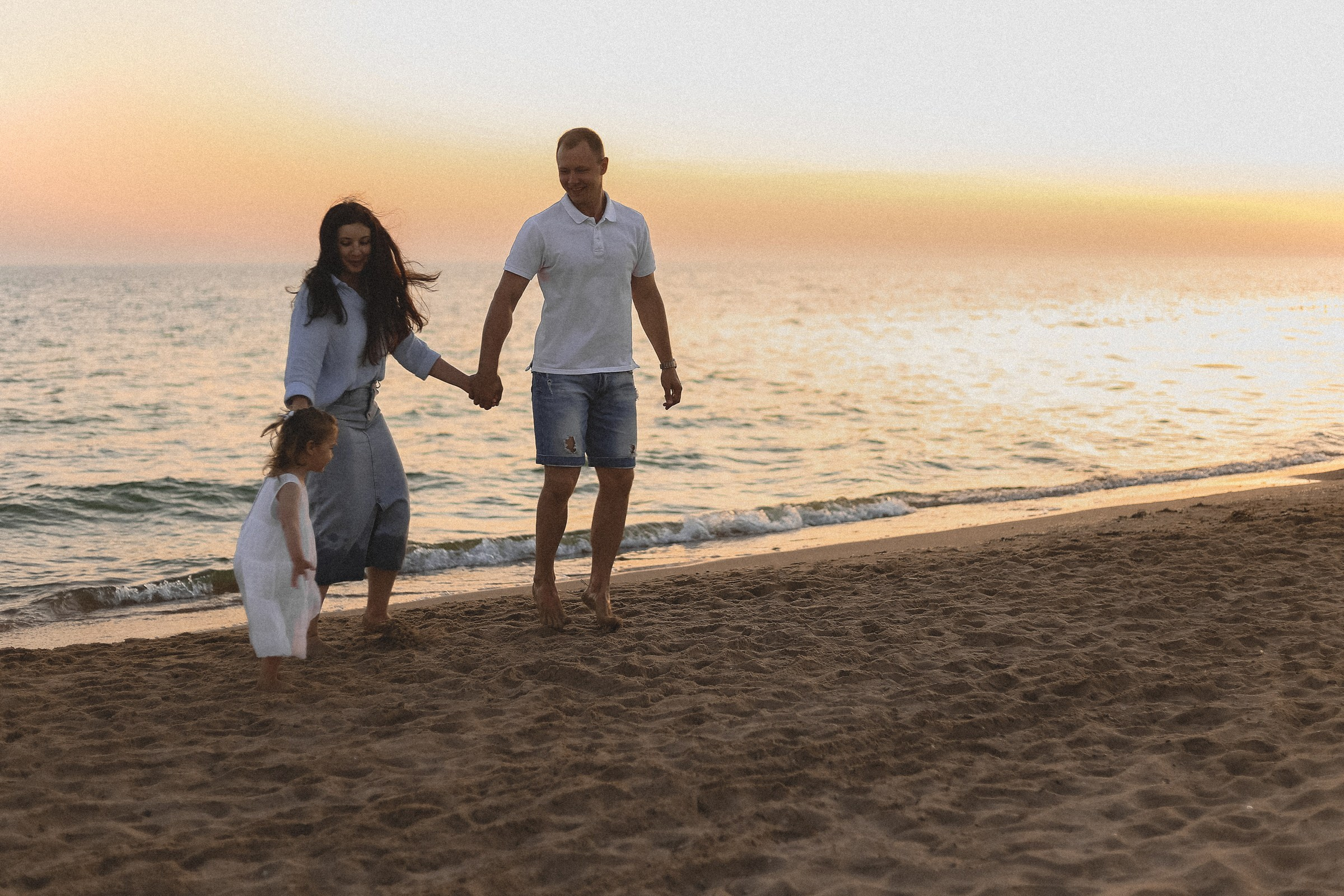 Семейная фотосессия на пляже. Семейный, love story, свадебный фотограф Анапа