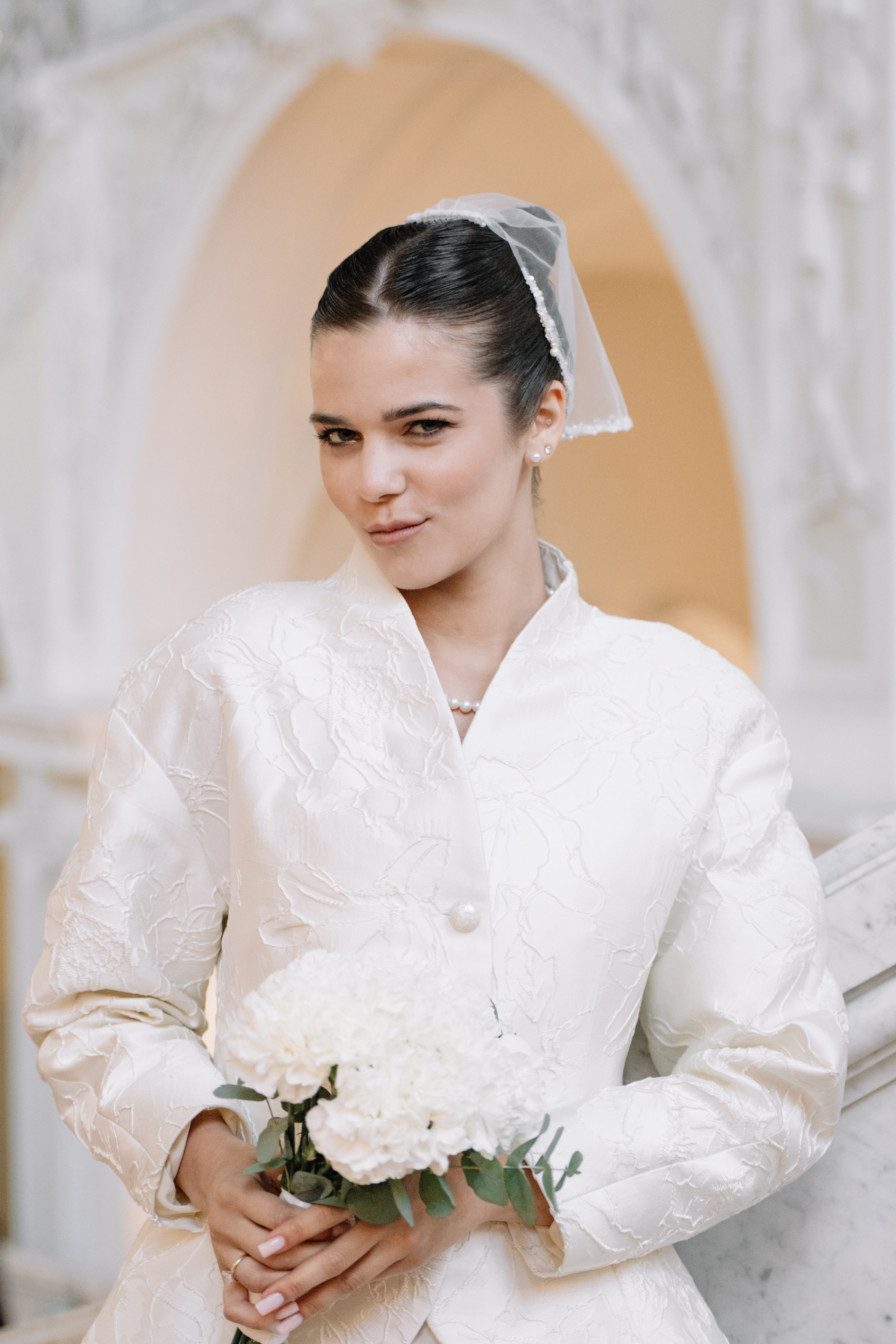 Свадебная фотосессия в Апреле в Петербурге. Свадебный фотограф Александр Невский в Санкт-Петербурге