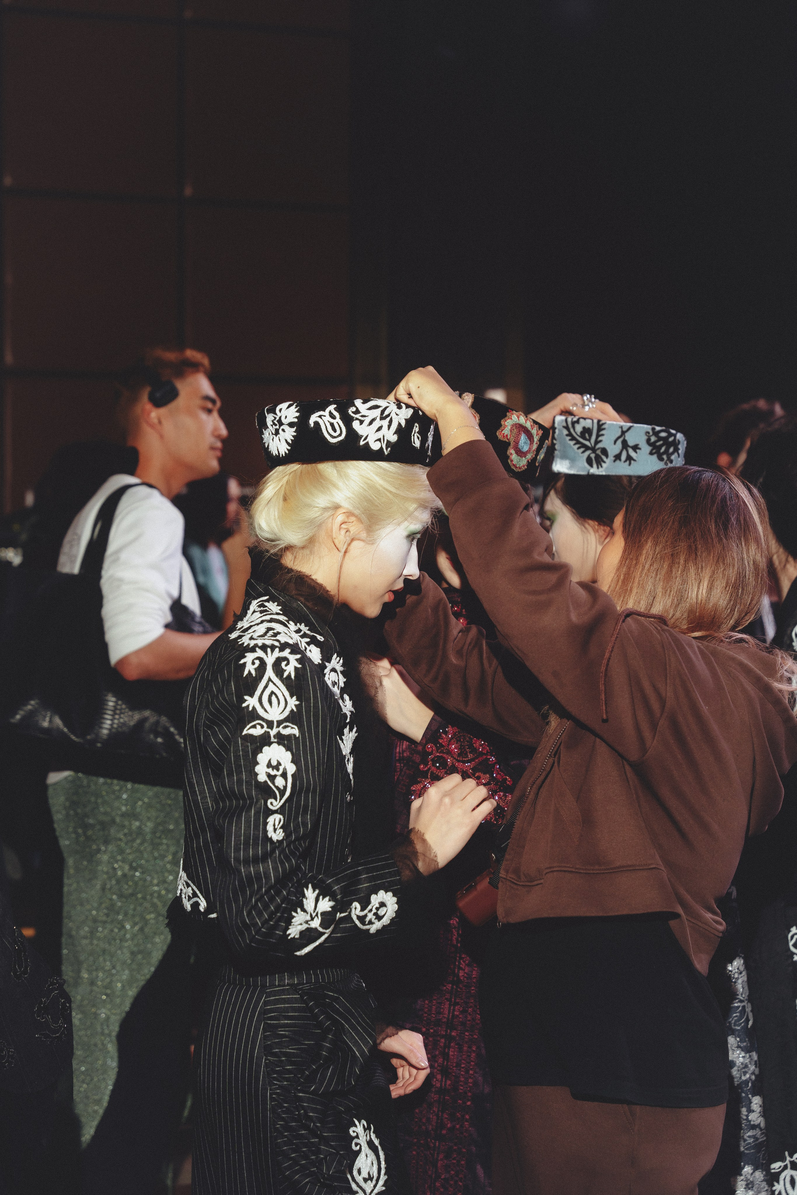 VISA FASHION WEEK ALMATY SS26 / BACKSTAGE ZONE