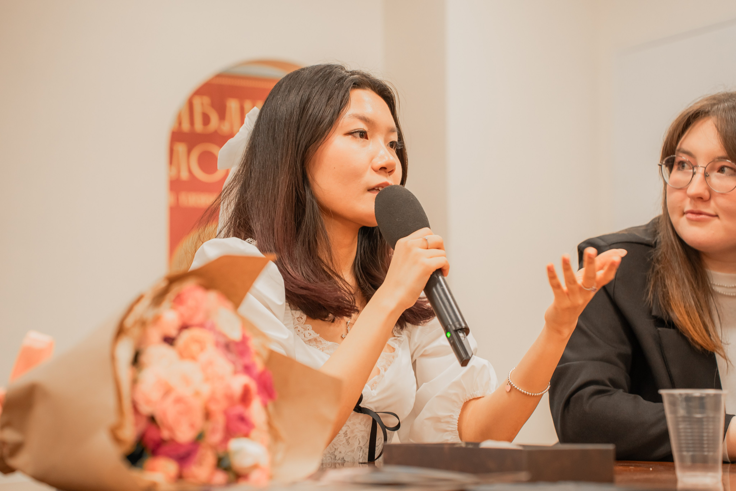 Презентация книги «Человек за бортом», автор София Цой. Репортажный фотограф Анастасия Рубцова