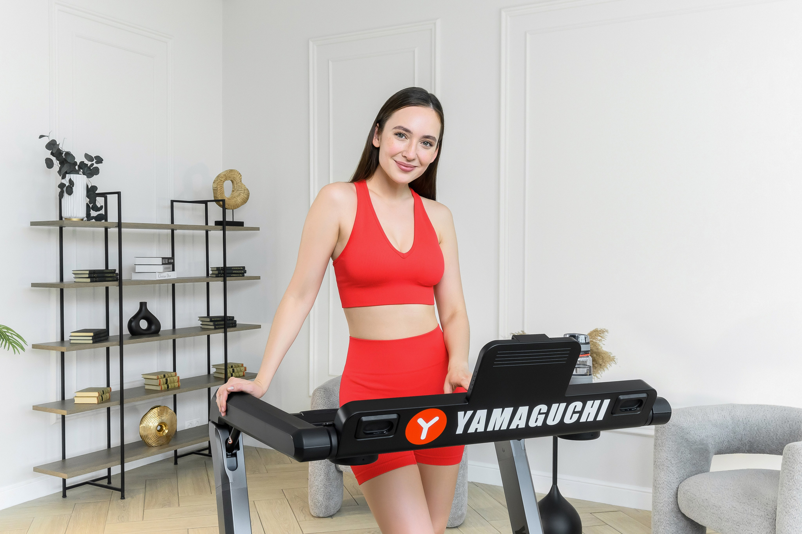 Съемка модели и товара с искусственным светом 2