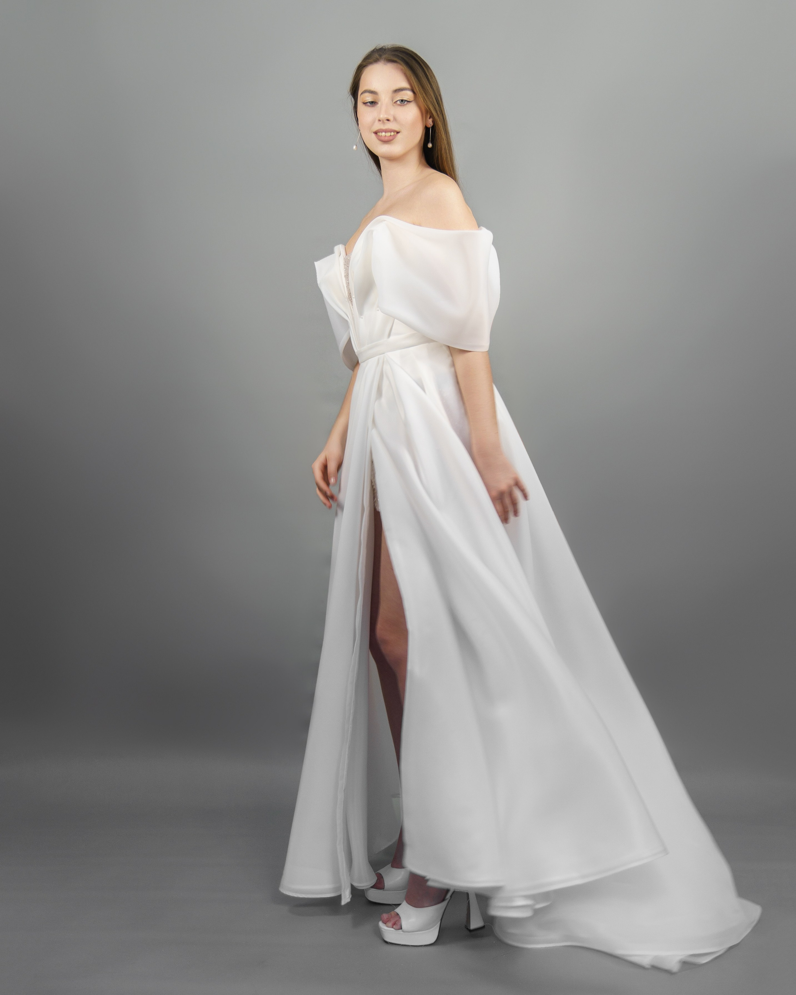 Свадебный салон " Моя свадьба ". Свадебный фотограф в Москве Кристина Чехова