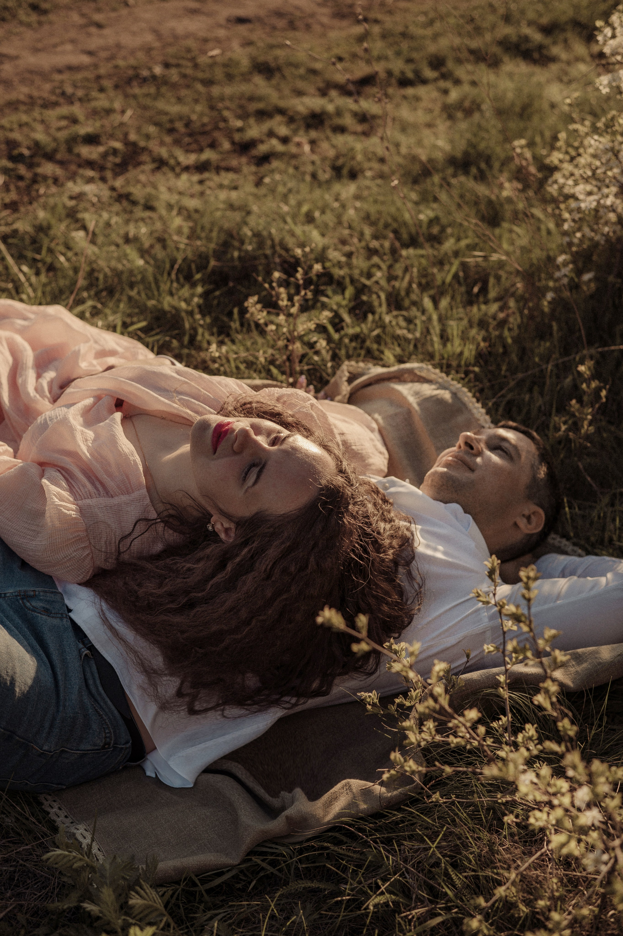 Настя, Антон и цветущие сады. Фотограф Мария Стрелкова