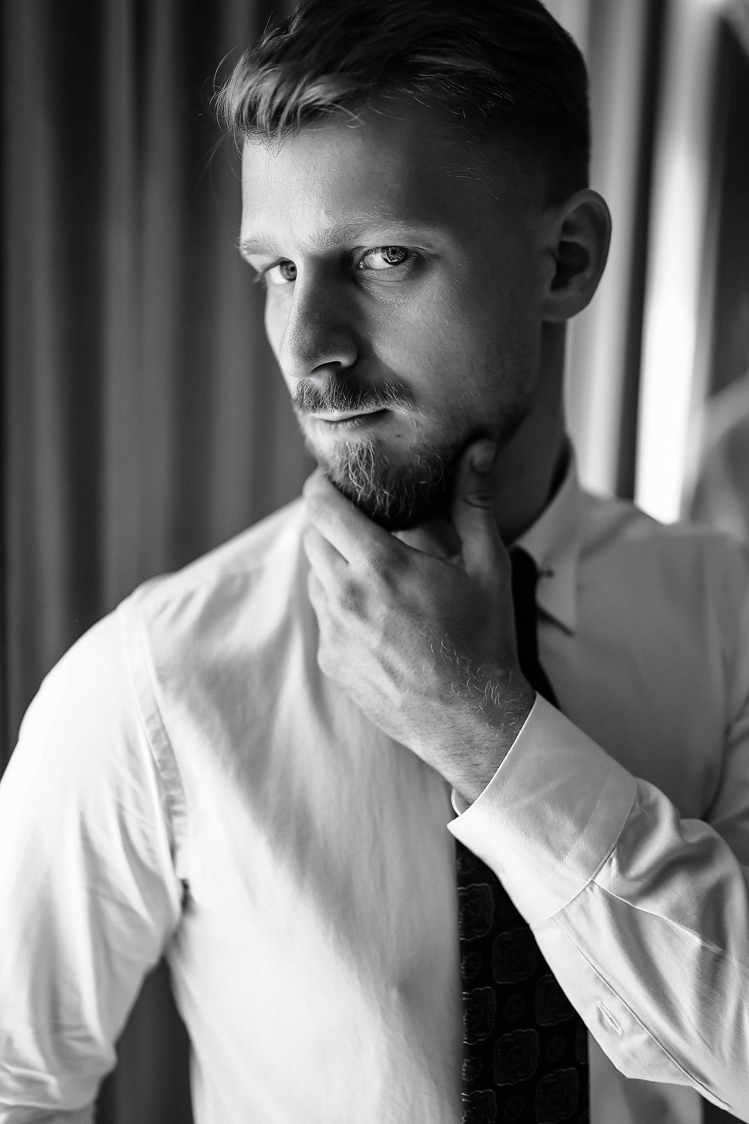 Жених чешет бороду Фотограф Денис Перминов