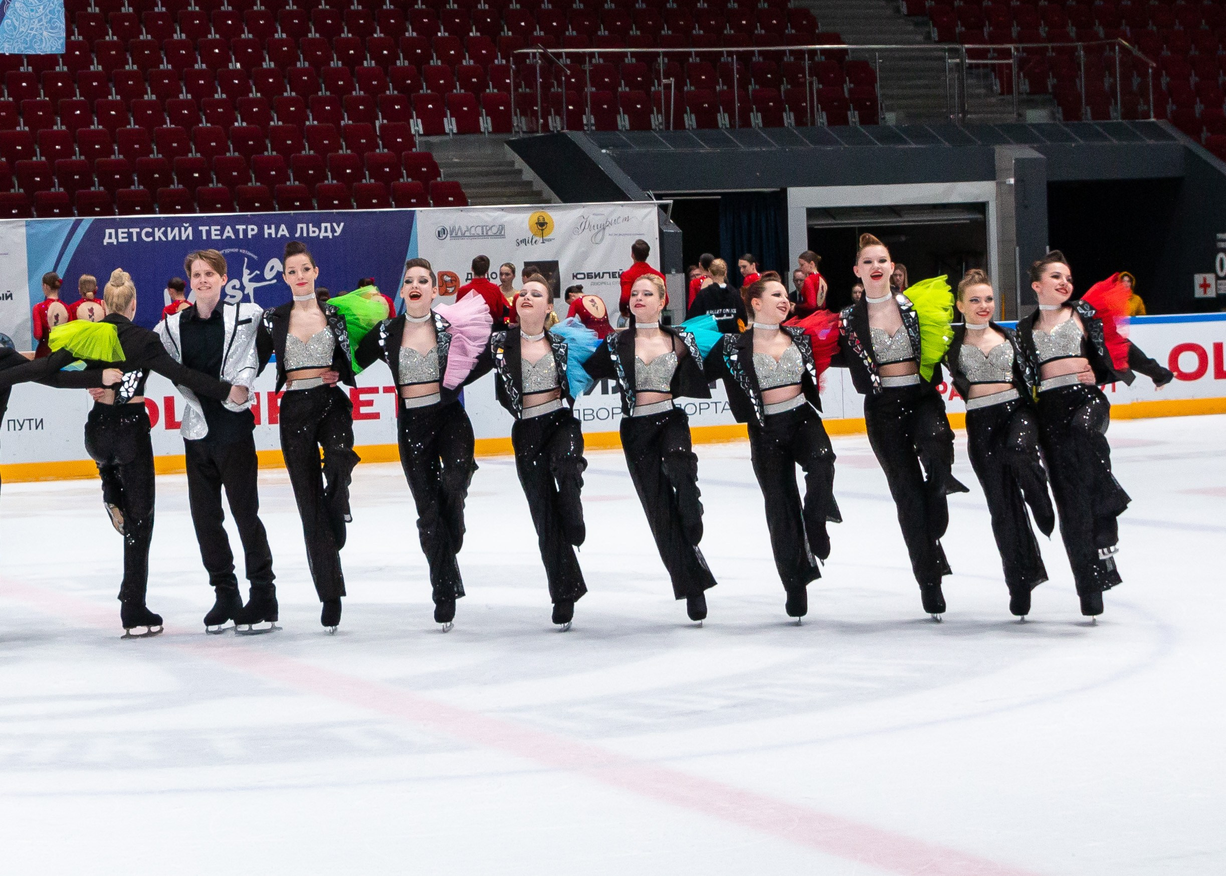 VII Ежегодный фестиваль массовых танцев на льду и фигурного катания «Петровский лёд» Санкт-Петербург 2024. Репортажный фотограф в Москве