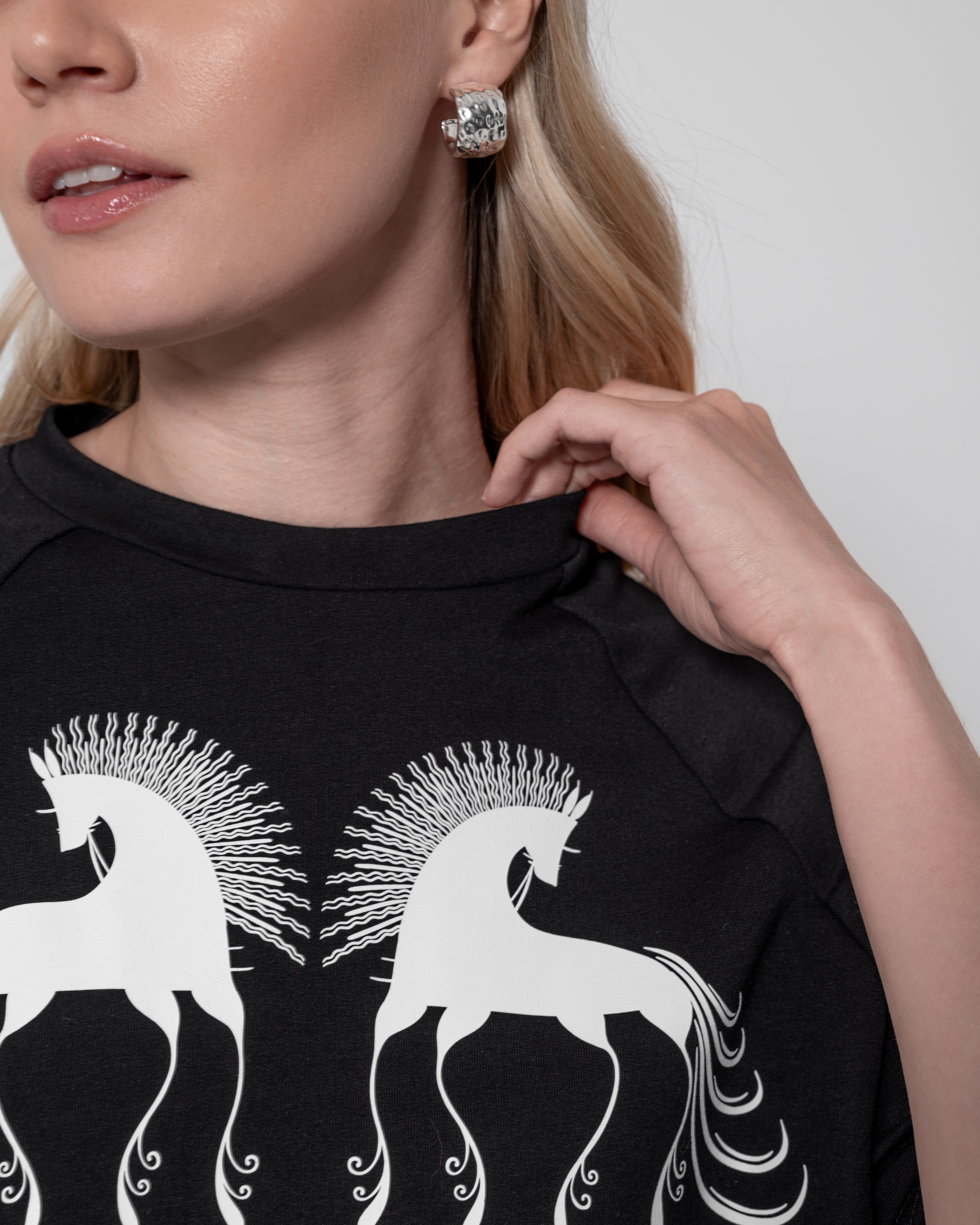 Красная нить (каталог). Фотограф Москва Виктория Вишневская актерское / модельное портфолио