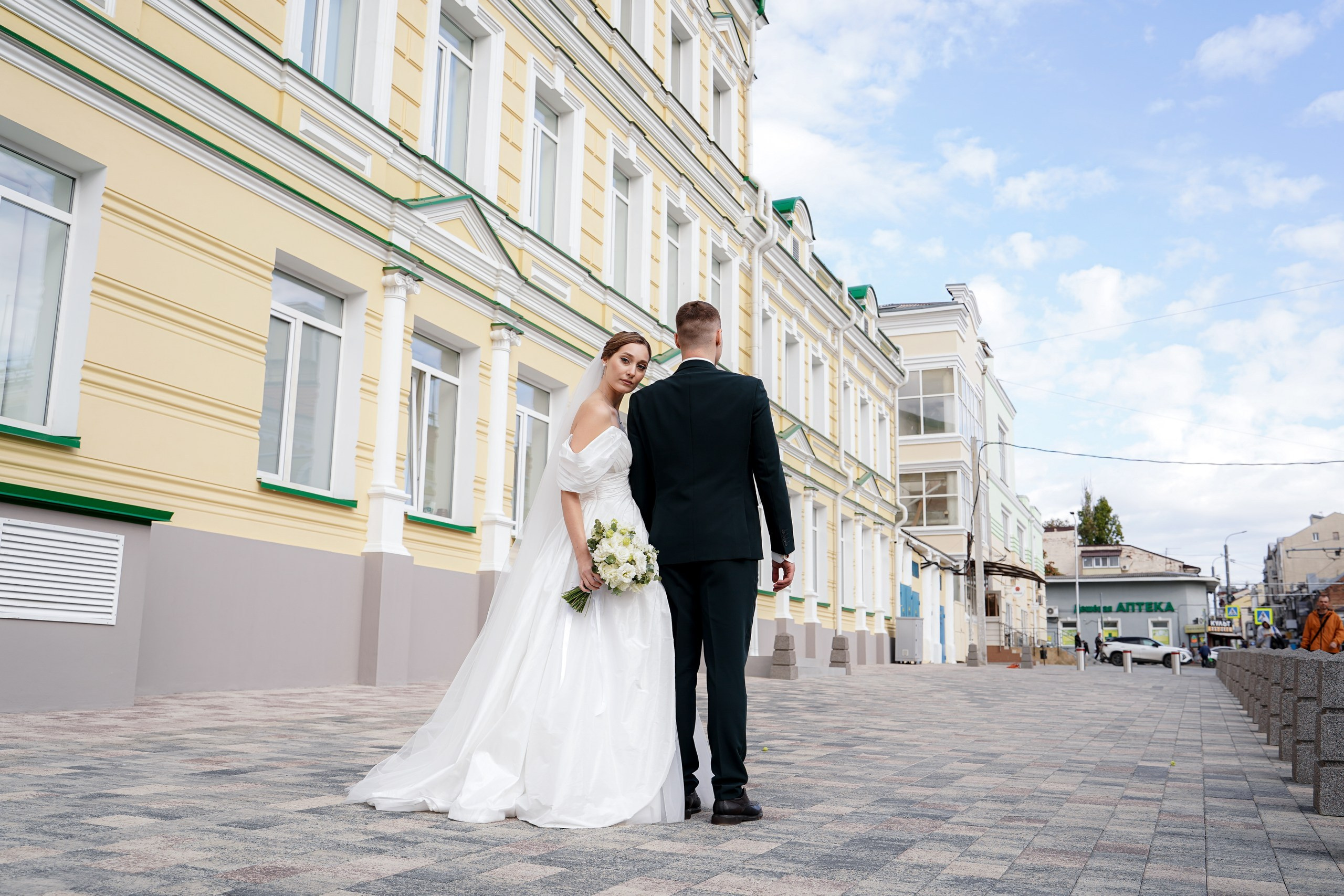 Свадебная фотосессия на Станиславского в районе собора Рождества Богородицы. Фотограф в Ростове-на-Дону Алёна Чёботова. Свадебный фотограф в Ростове-на-Дону. Таинство Крещения и Венчания, семейные фотосессии. Алёна Чёботова
